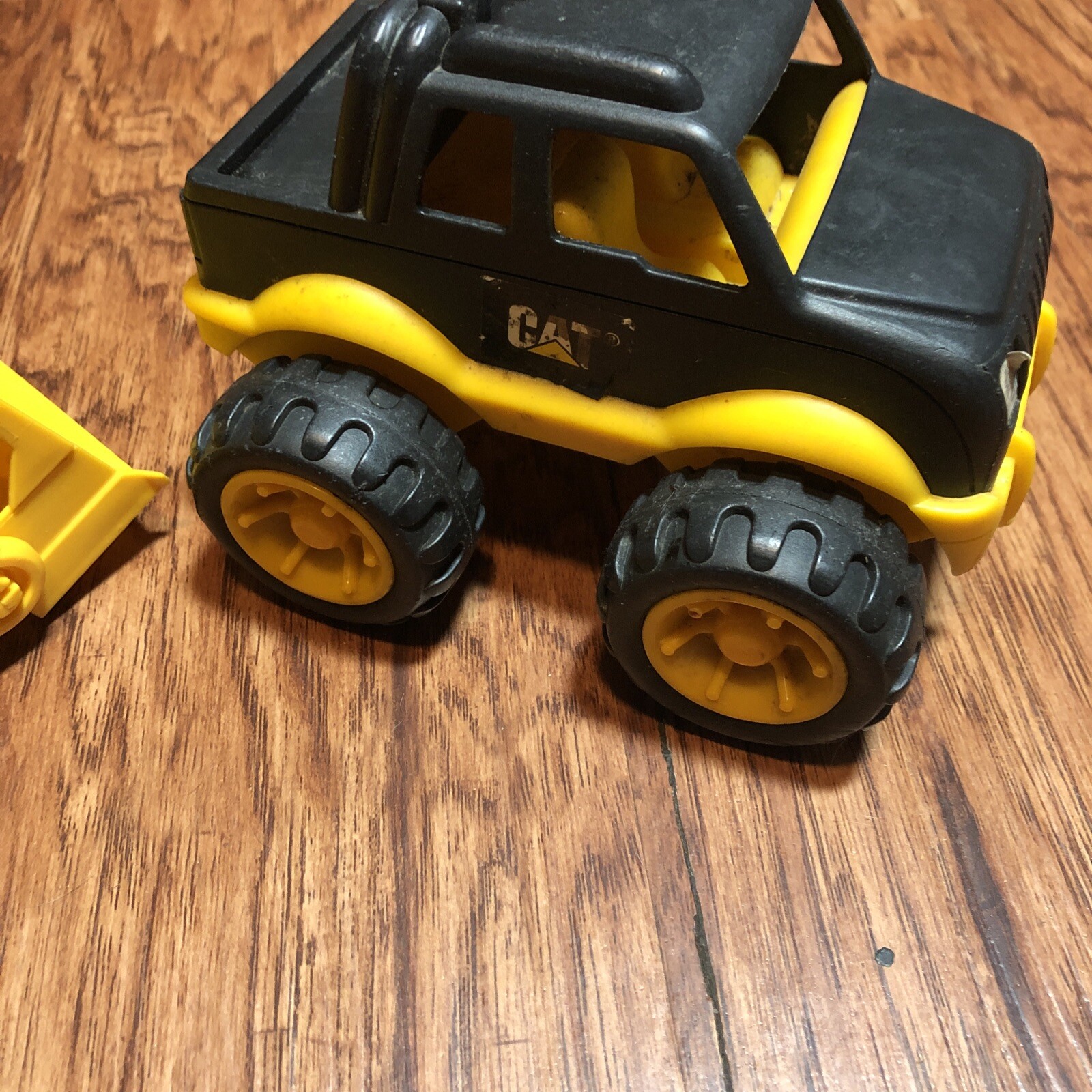 Cat Plastic Yellow Black Construction Vehicle Jeep And Bulldozer M4
