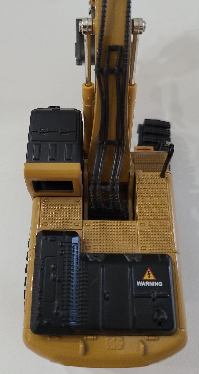 Hulna Exavator Construction Top Truck Toy Diecast Metal 7.5″ long Read⬇️