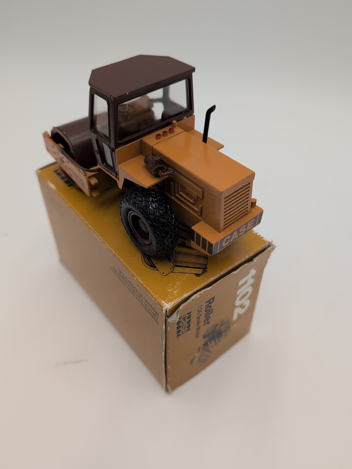 1/35 Case 1102 Roller Compactor – Conrad Diecast Model #2703