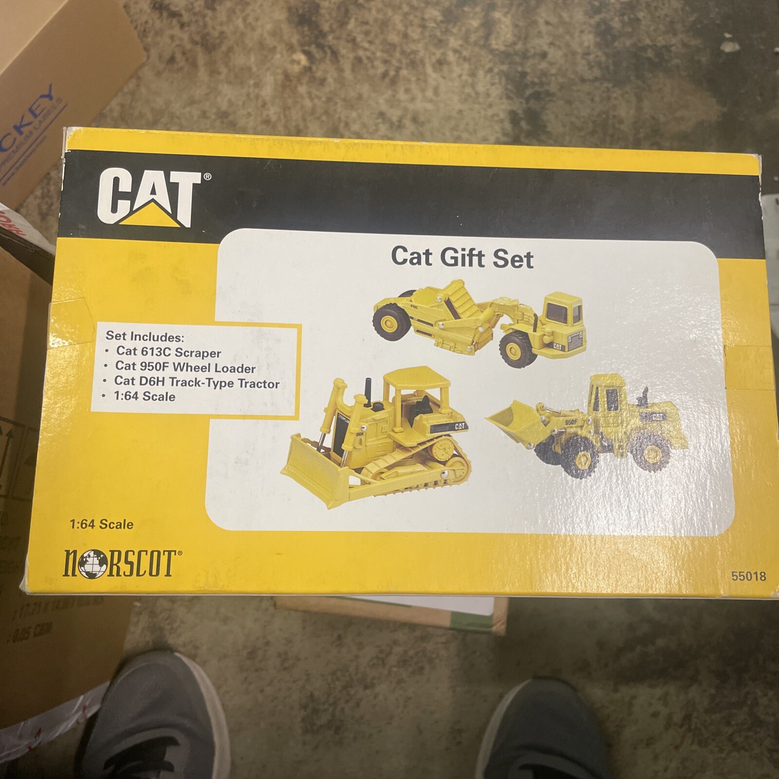 NIB Norscot CAT Gift Set 613C Scraper 950F Wheel Loader D6H Track Type Tractor
