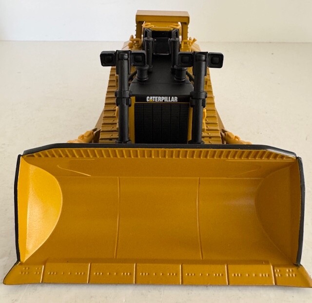 1:50 Caterpillar D11R Carrydozer Track-Type Tractor By Norscot