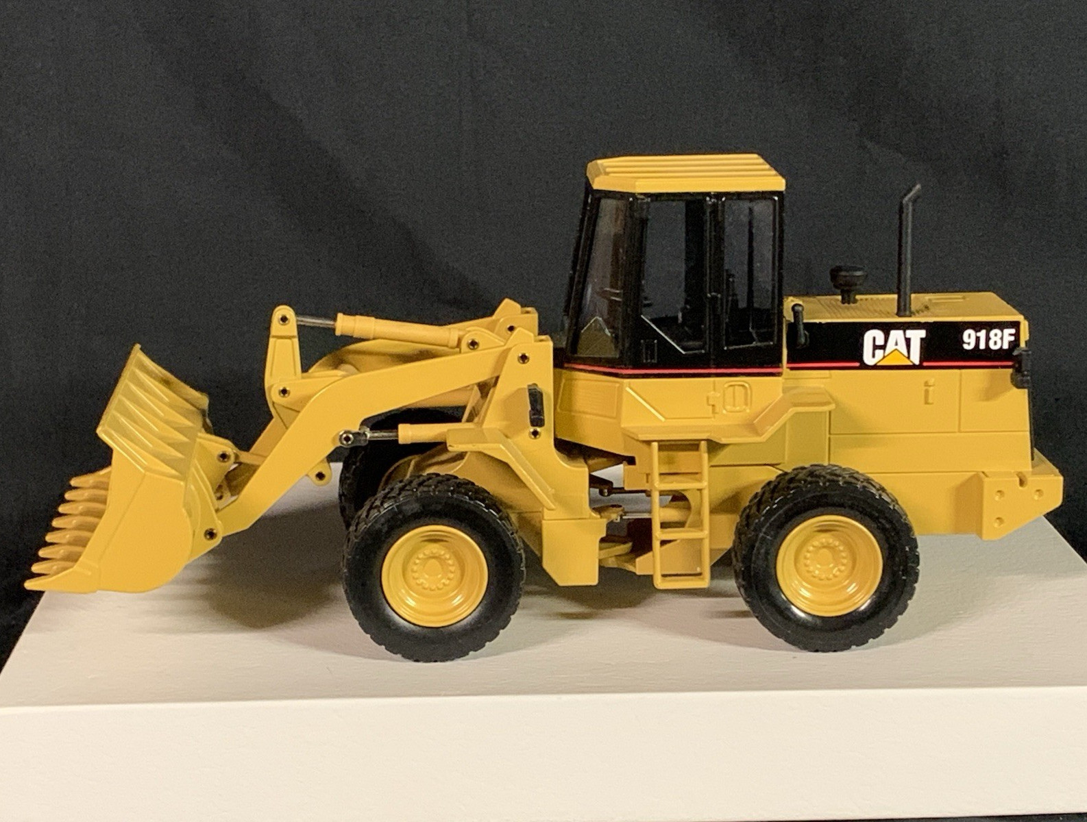 Joal Compact Ref. #177 Caterpillar 918F Loader 1:25 Scale LNIB