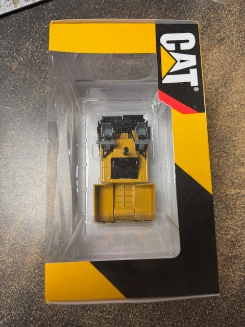 Norscot 1/50 Caterpillar AP600D Asphalt Paver #55259 📌USA📌