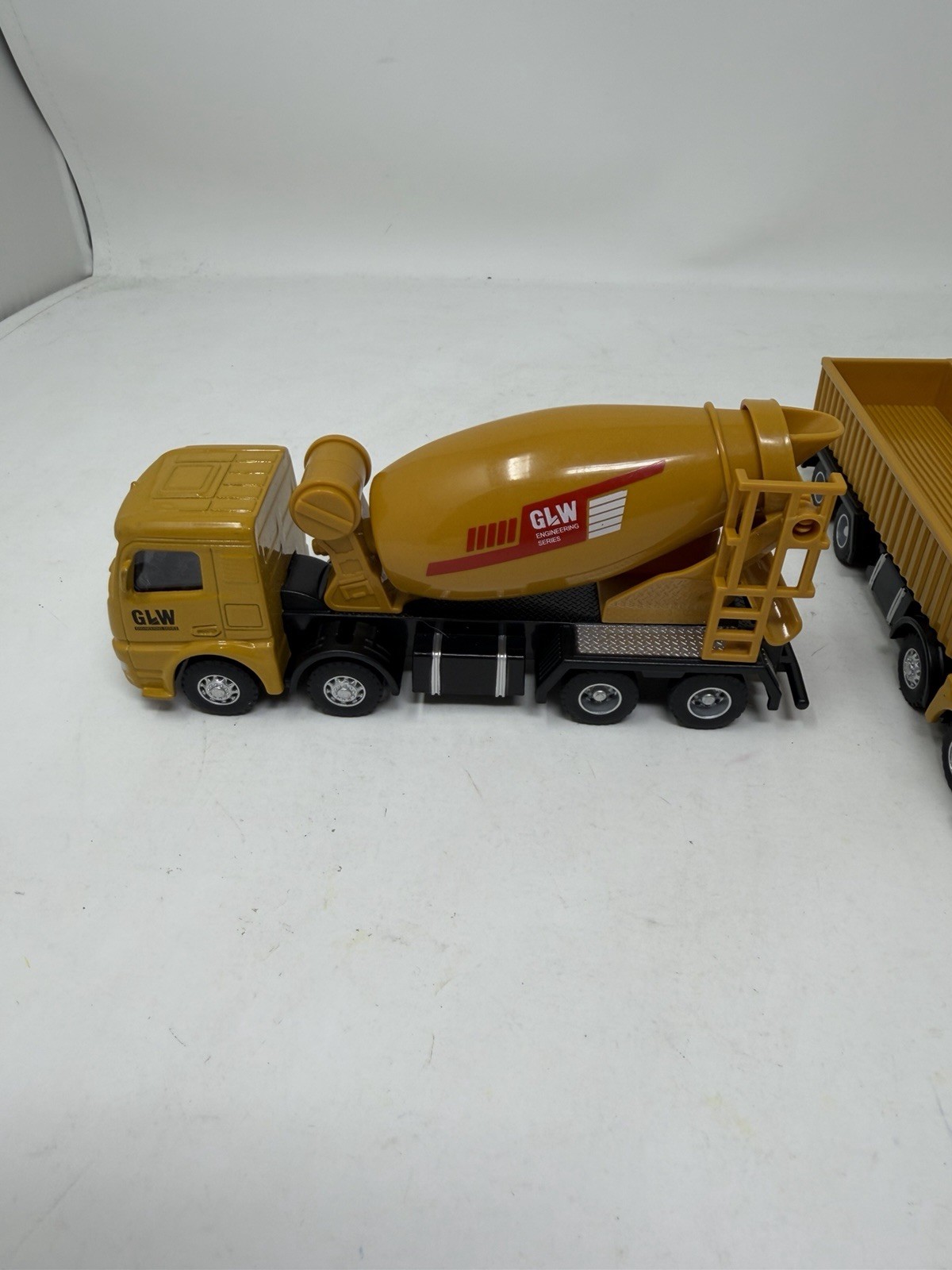 Diecast Construction Trucks Lot Of 2 1/55th Cement Truck GLW Engineering Series