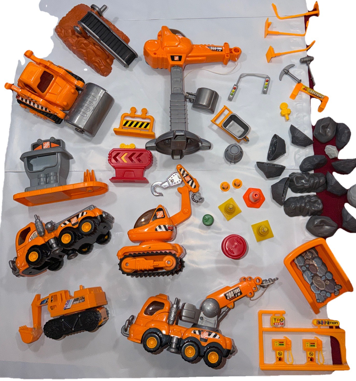 Construction TRUCKS road Work Machine Crane Steamroller Digger Home Depot 46 Pc