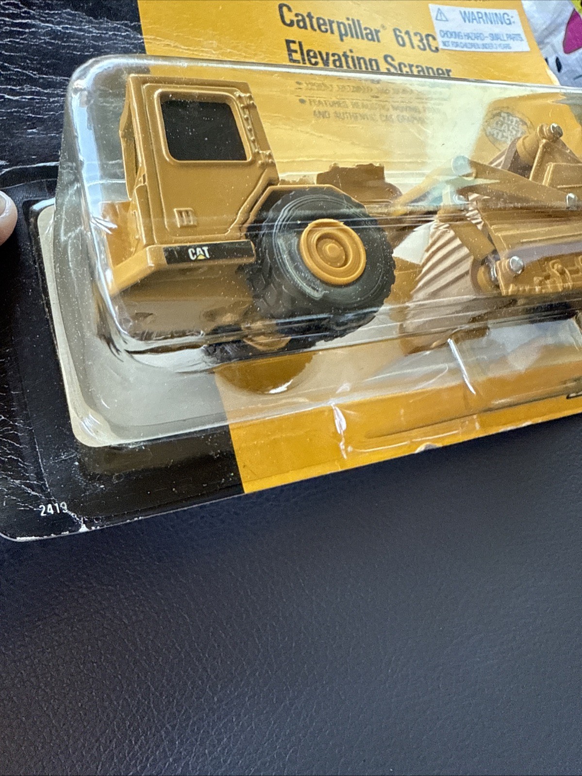VTG 1994 Ertl Caterpillar 613C Elevating Scraper 1/64 Scale Die Cast