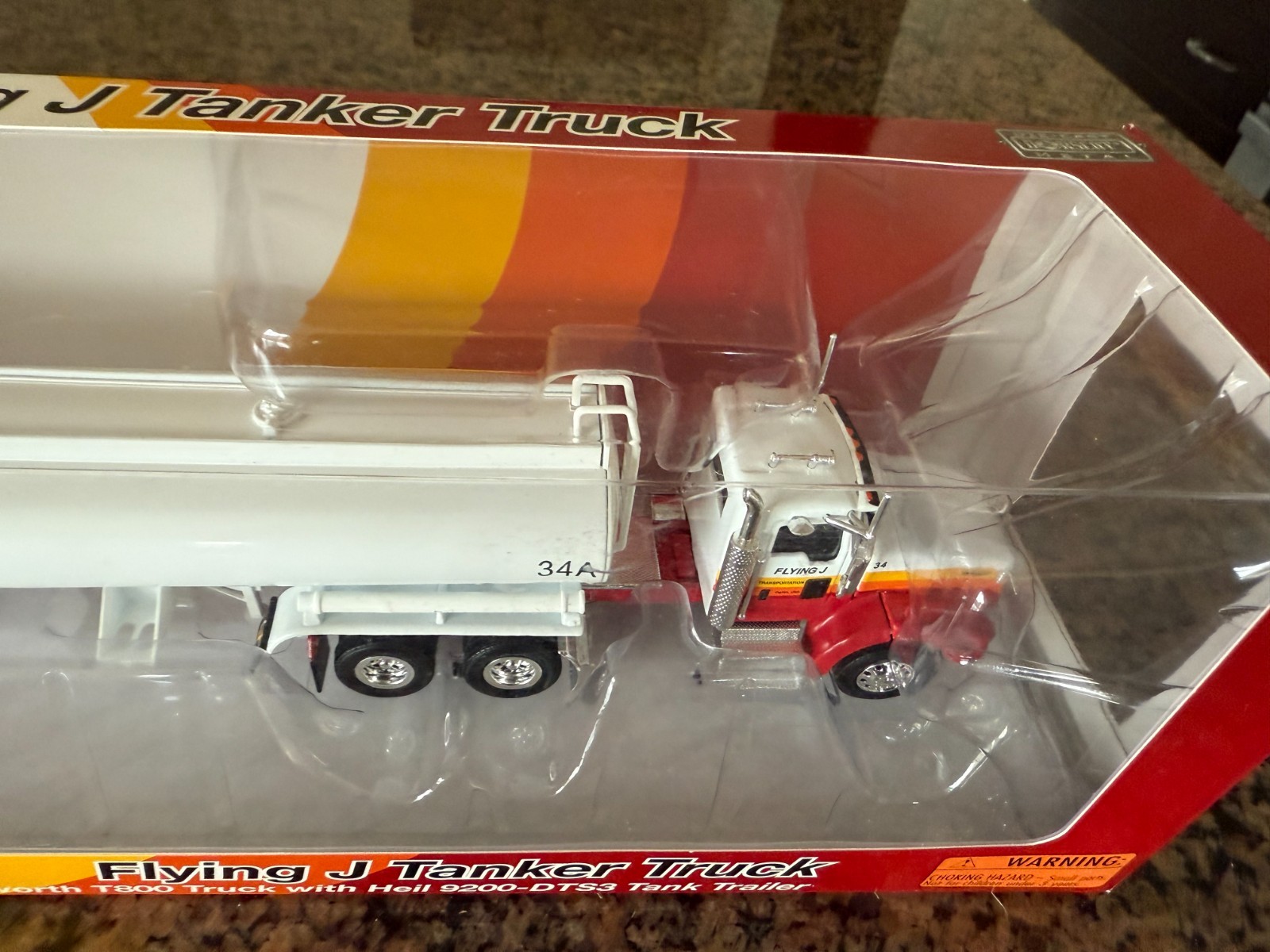 1/50 NORSCOT KENWORTH T800 WITH HEIL 9200 DTS-3 TANK TRAILER