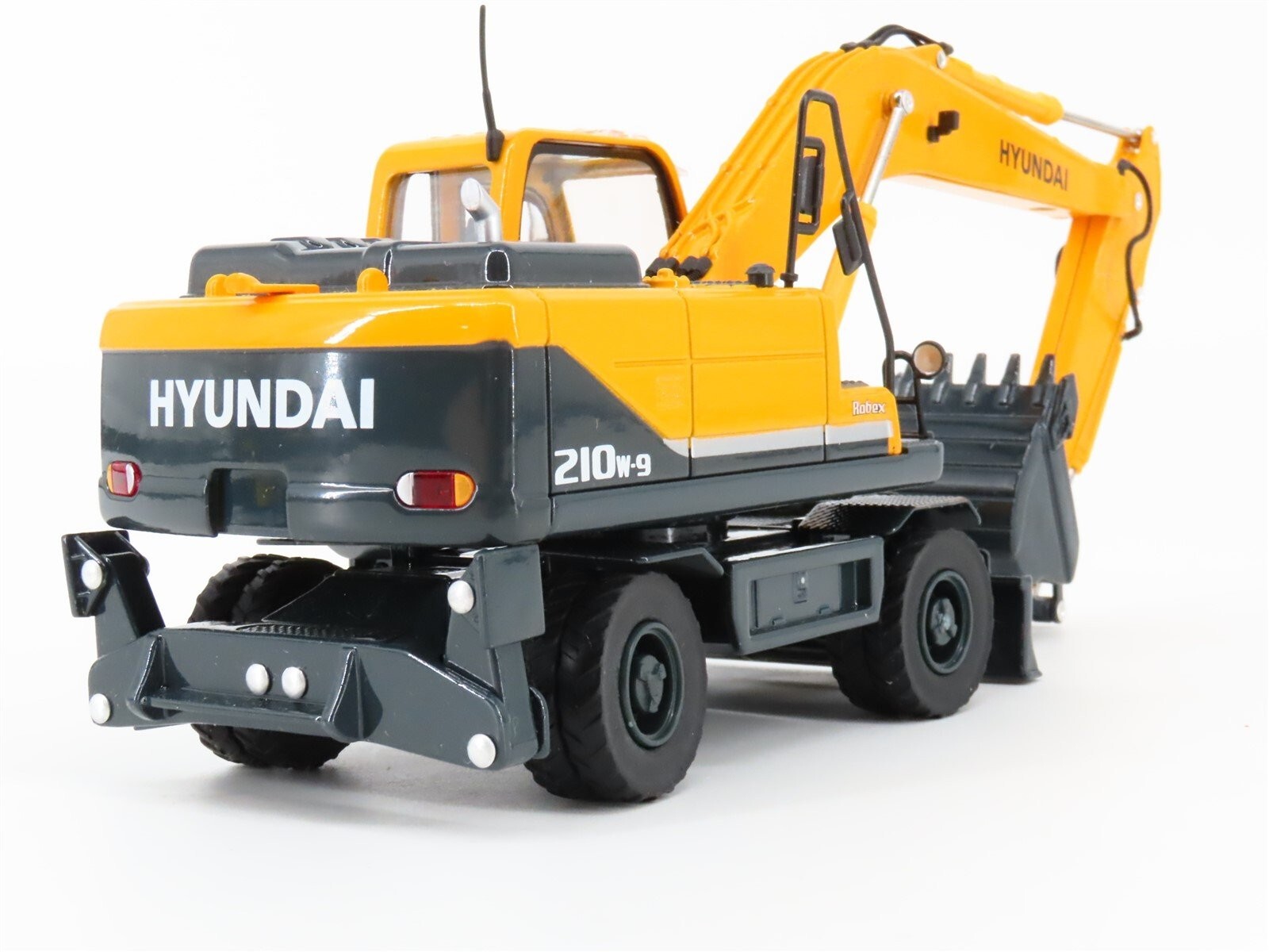 Hyundai Robex 210W-9 Wheeled Excavator – China 1:40 Scale Diecast Model New