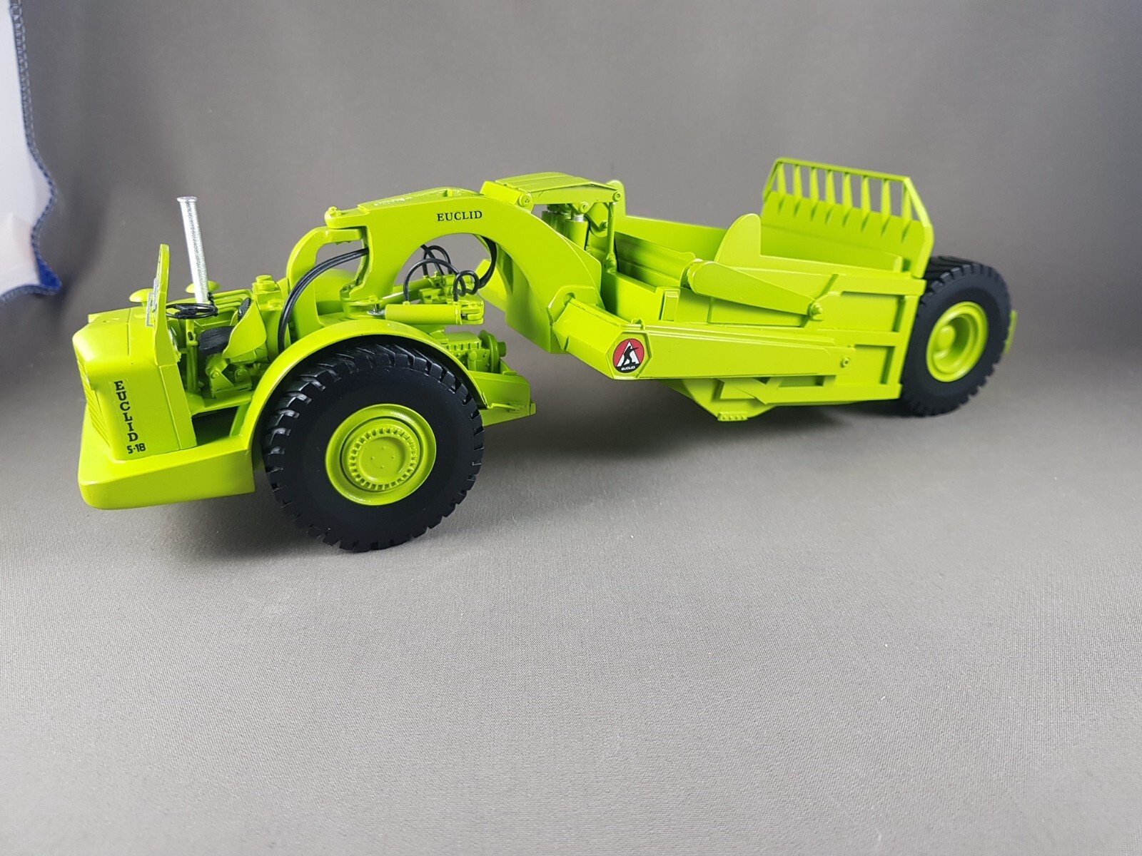 Resin 1/50 Euclid S18 Scraper – Ready Made by Dan Models