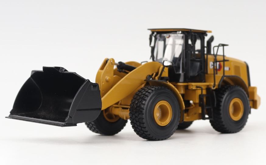 DIECAST MASTERS – Construction Equipment – CATERPILLAR 950 – 1/50 – DCM85770
