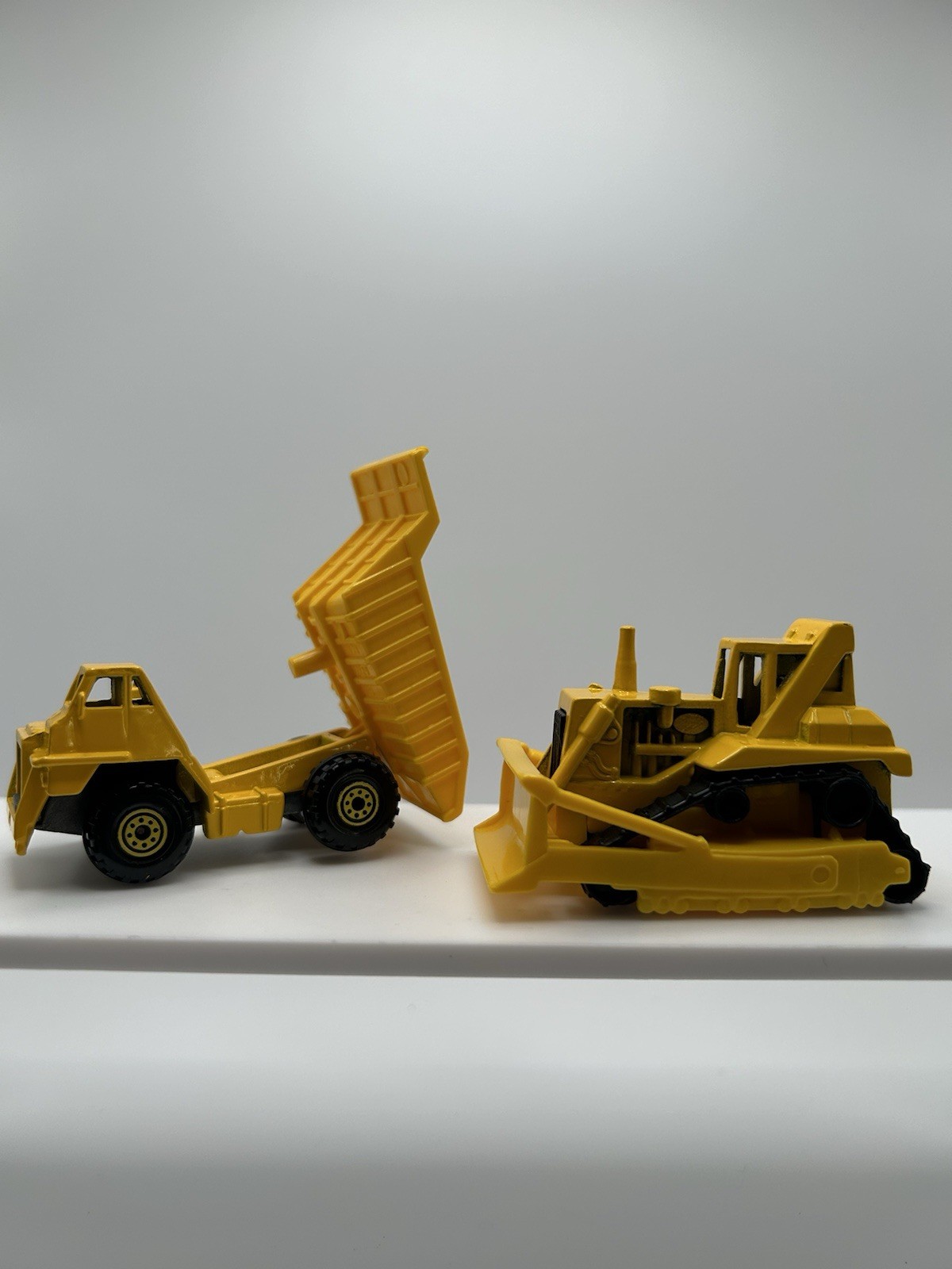 Hot Wheels Construction Lot: ’79 Yellow Dump Truck, ’91 Yellow Bulldozer! 14
