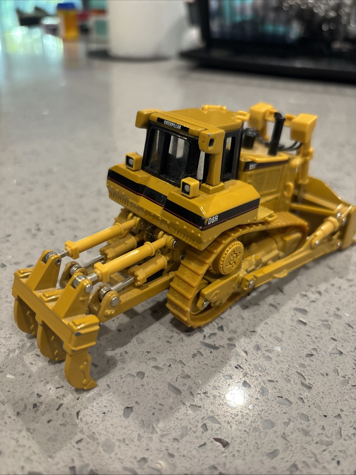 Cat D8R Series II Track-Type Tractor 1:50 Scale Norscot Model