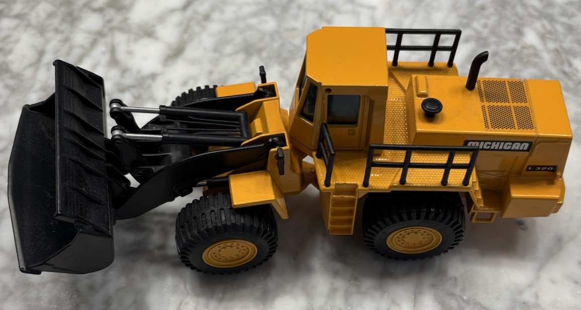 Michigan L320 Loader Diecast Model Joal 1/50 Scale Premium