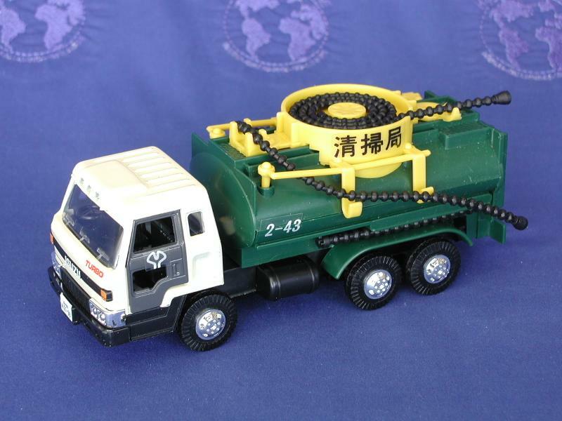 Diapet DIAT-16 Isuzu Vacuum Truck – Japan 1/55 Scale Die-cast MIB