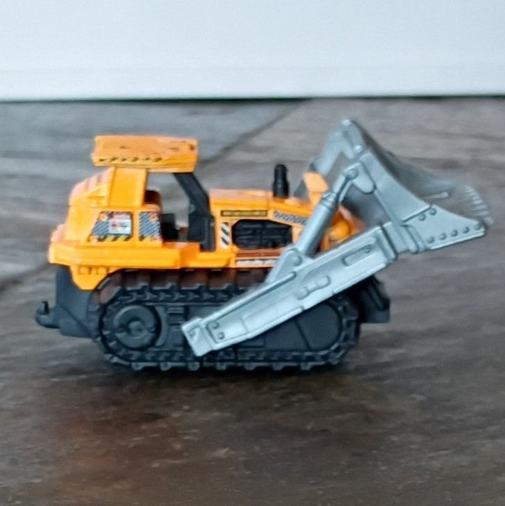 Matchbox Groundbreaker XL Dozer 1:64 Diecast, Orange/Gray/Black 2013 MB 941
