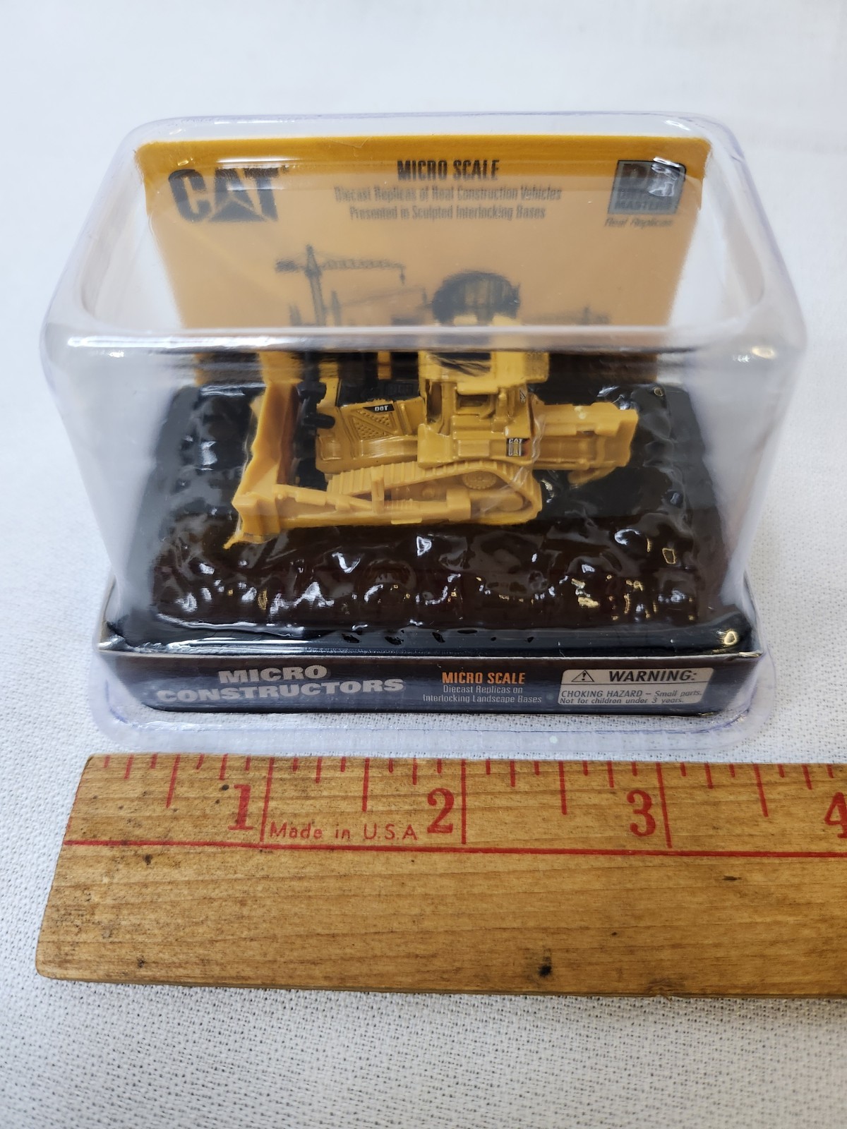 Diecast Masters CAT Micro D8T Track-Type Tractor Micro Scale Diecast