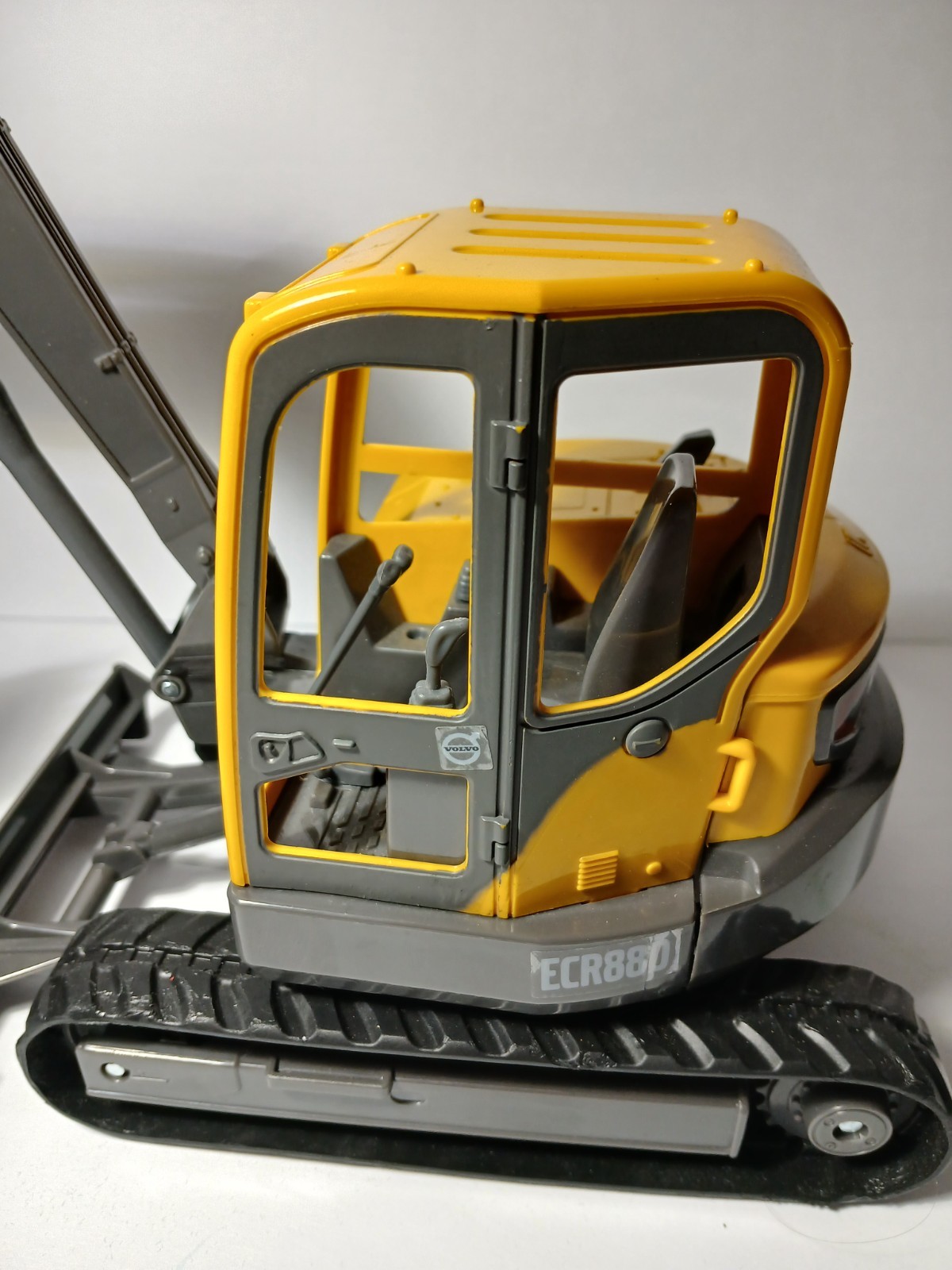 NEWRAY Volvo ECR88D Toy Excavator 1/18 Scale New Ray Loose Detailed Replica GUC