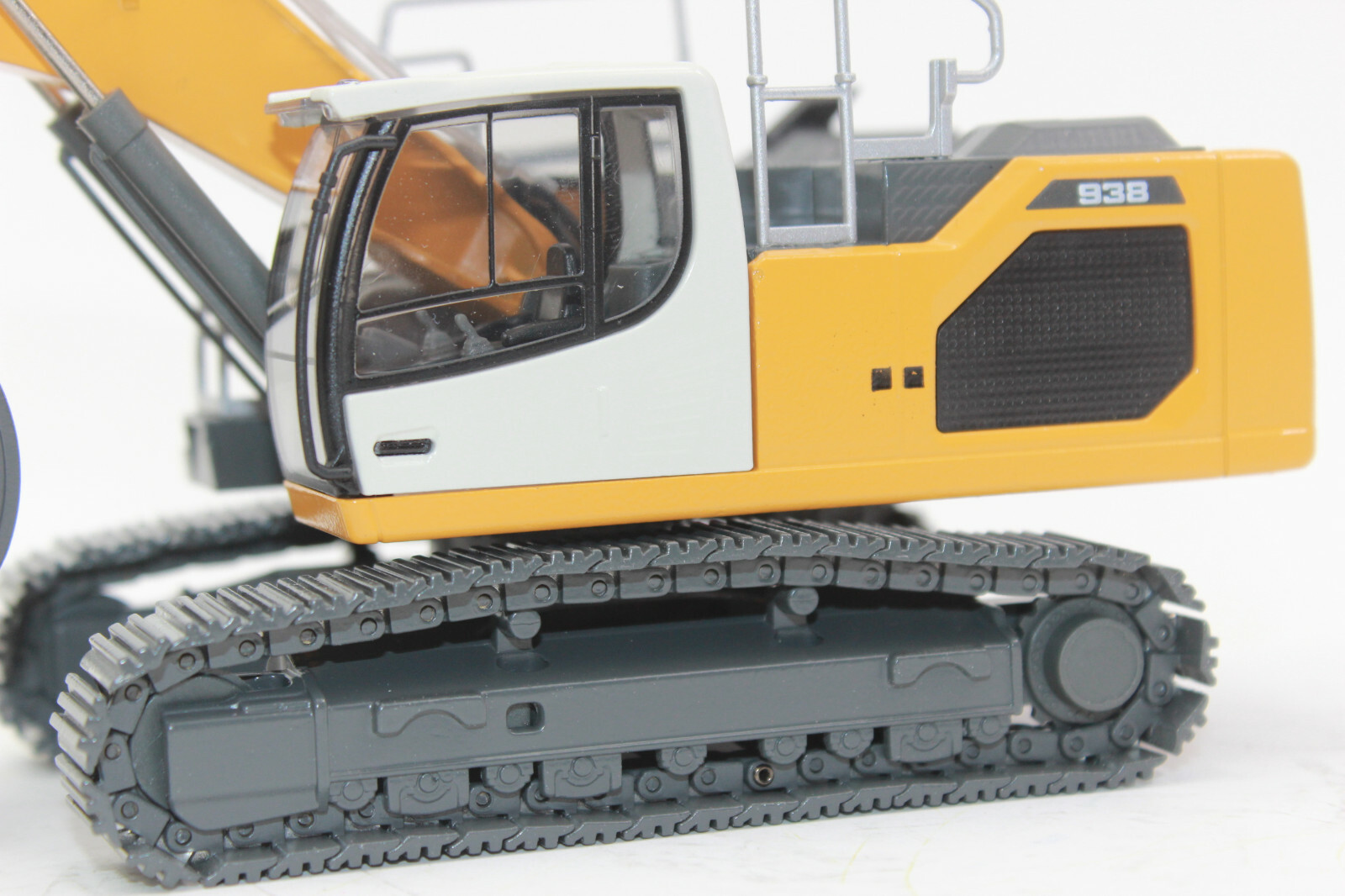 Conrad 2215 Liebherr R 938 V Excavator Digger 1:50 NEW in Original Packaging
