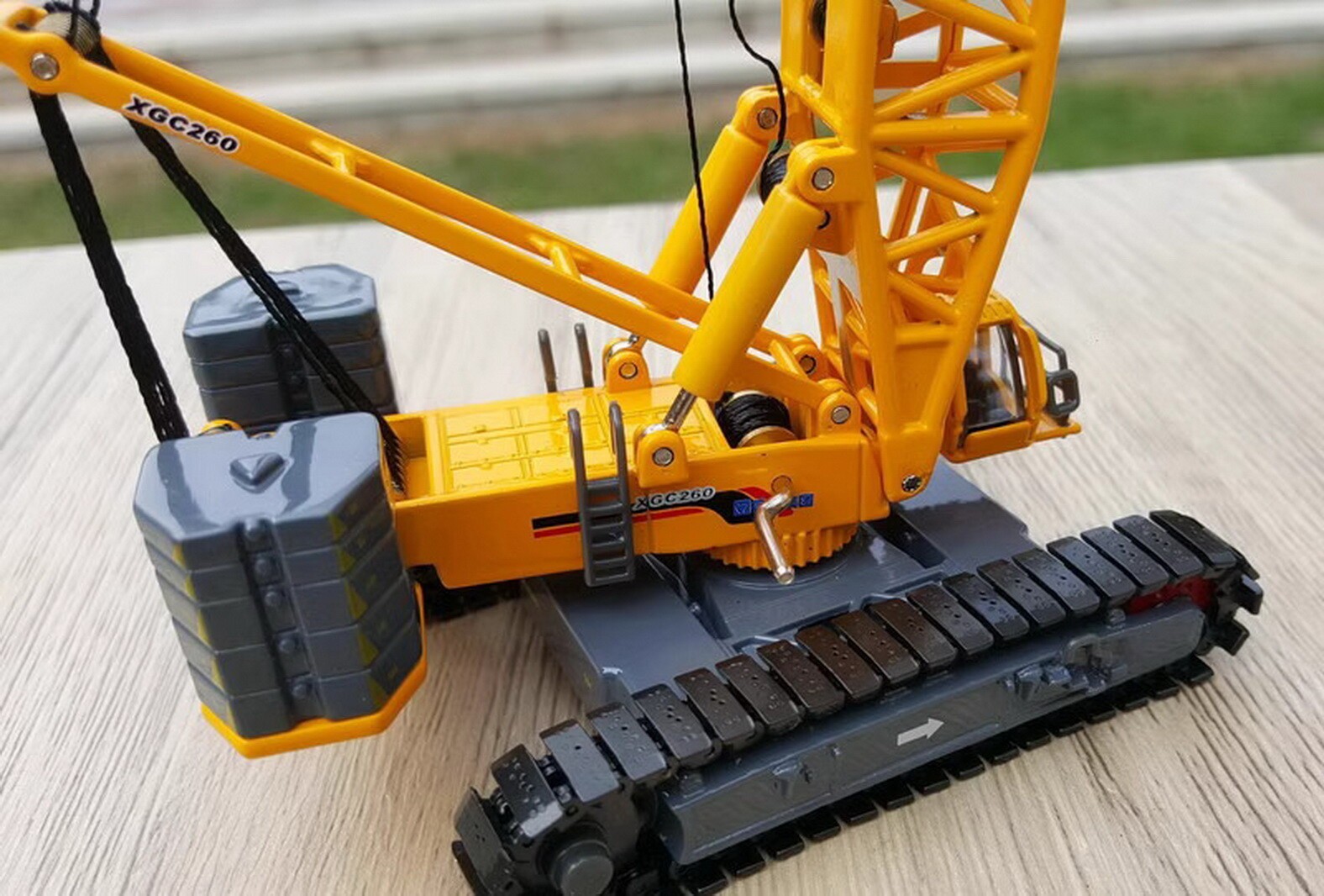 1/120 Scale XCMG XGC260 Crawler Crane Diecast Model Toy Collection Gift