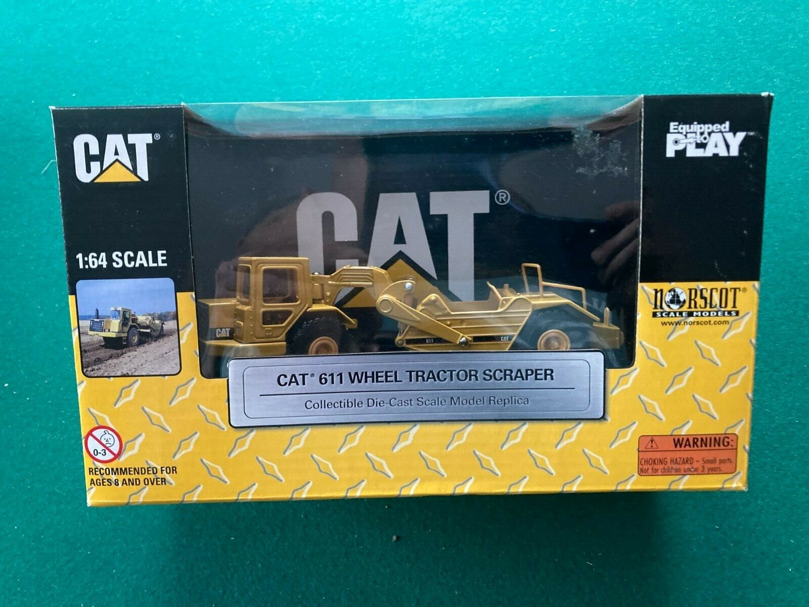 Norscot Caterpillar 611 Wheel Tractor Scraper 1:64 Scale Model New In Box