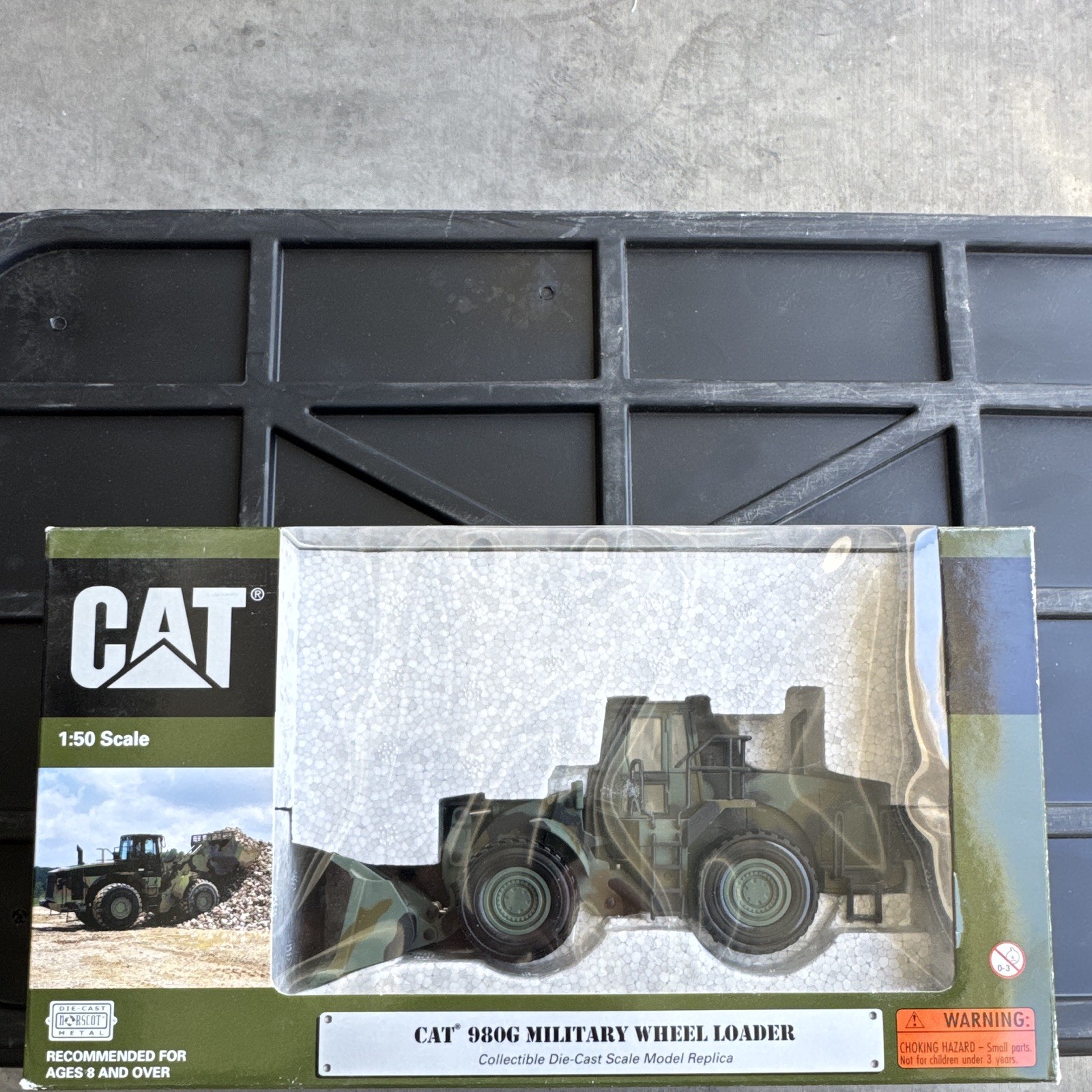Norscot CAT 980G Military Wheel Loader Diecast Model 1:50 Green/Black 55126