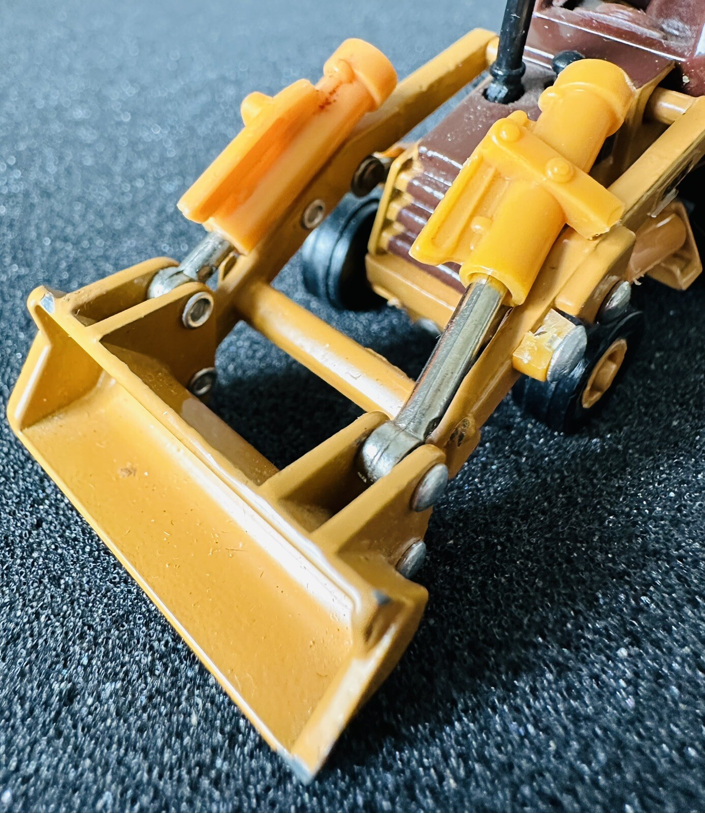 1/64 Ertl Case 580E Loader Backhoe Construction Toy Moving Parts Very Detailed