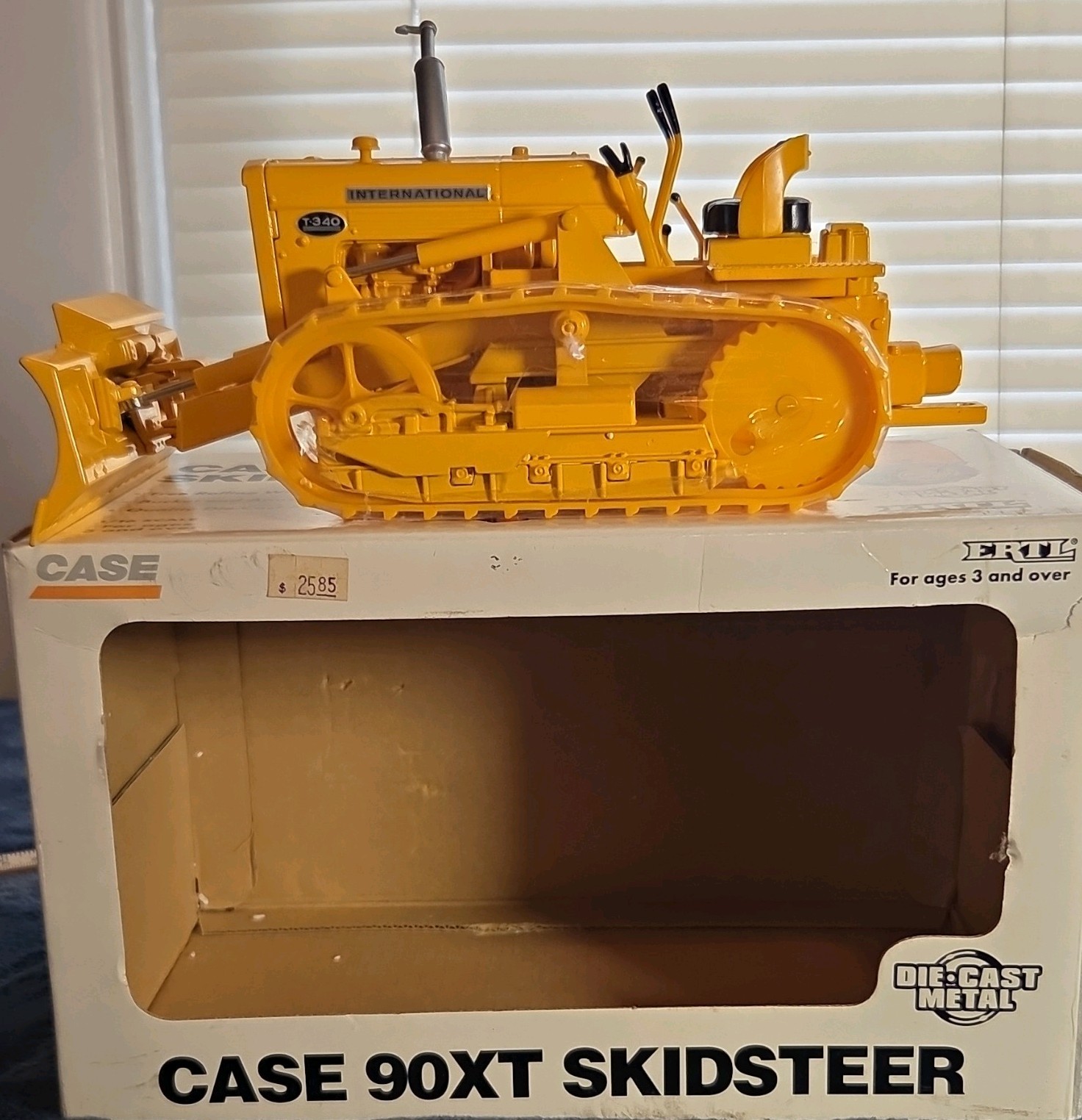 Vintage Case 90XT Skid Steer Loader 1:16 Diecast Metal Model 4216 Boxed