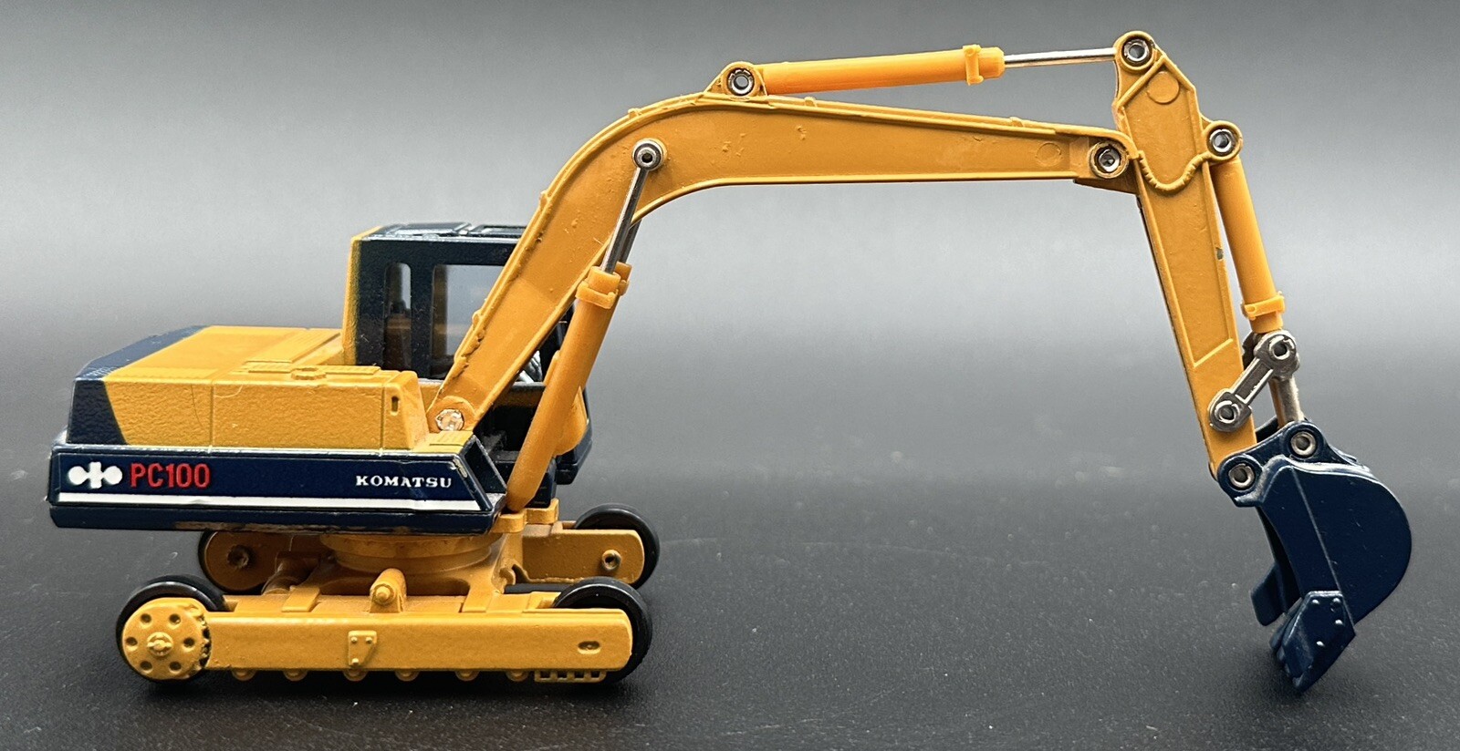 Komatsu PC100 Excavator Power Shovel Diecast 1:48 Scale Shinsei Japan 613