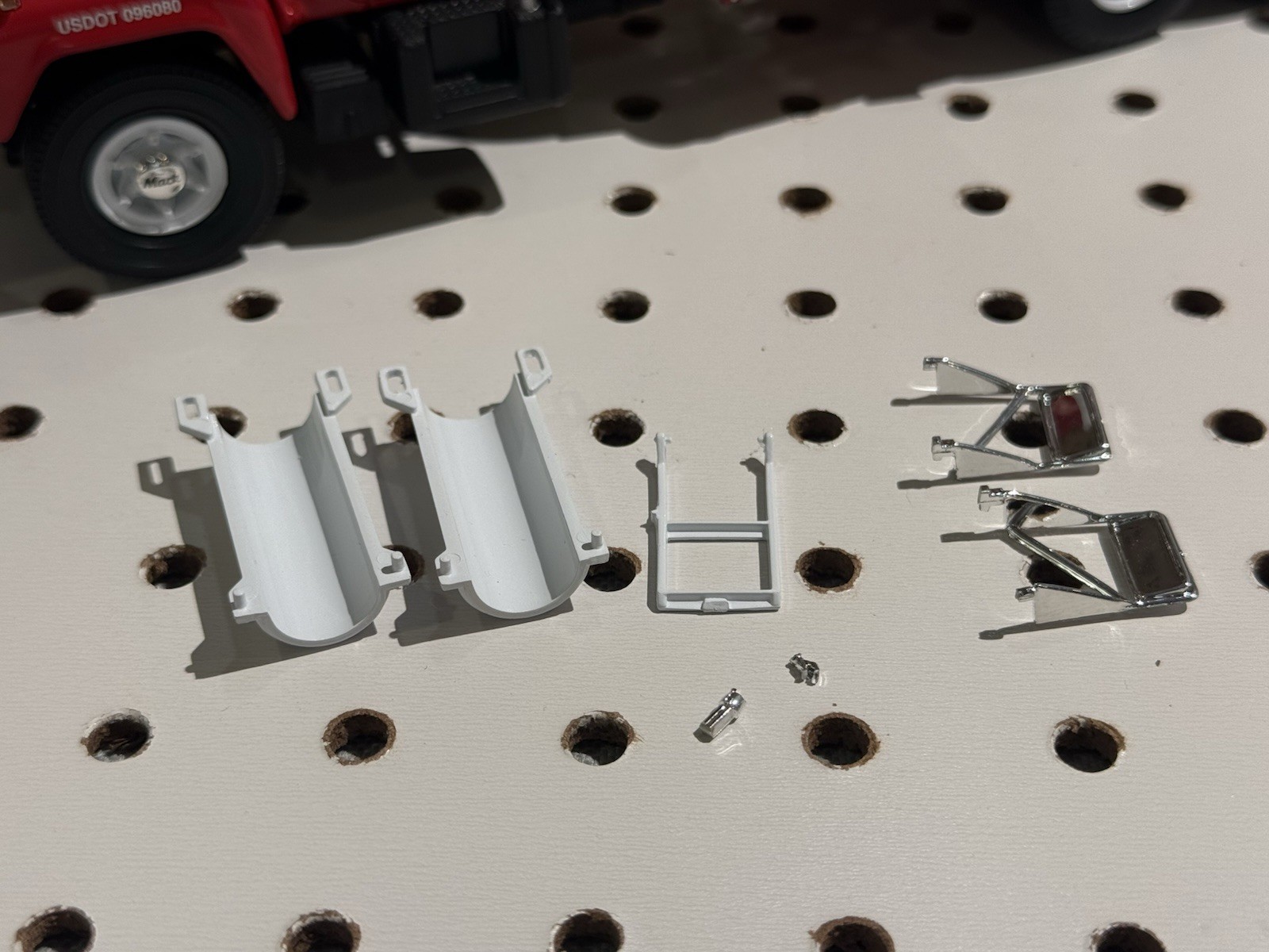 1st First Gear 1/34 Mack R Model Mixer Truck Geiger 19-2604