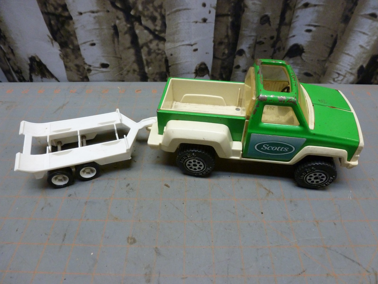 VTG TONKA Scott’s Lawn Care Truck W/ Trailer Toy 1980 1979