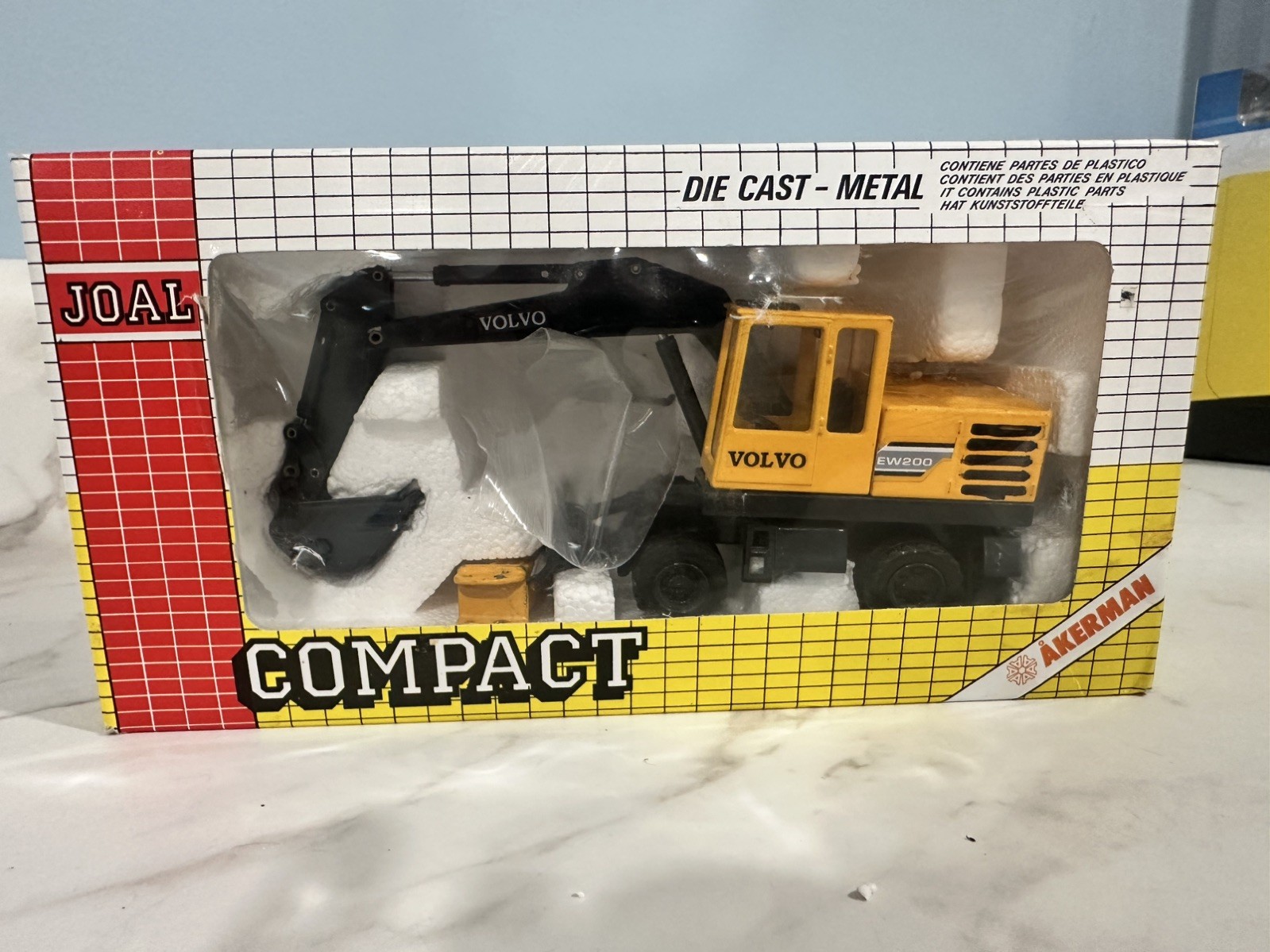 Joal 1/50 Scale Custom Volvo EW200 Wheel Excavator w/Bucket & Hydraulic Hammer