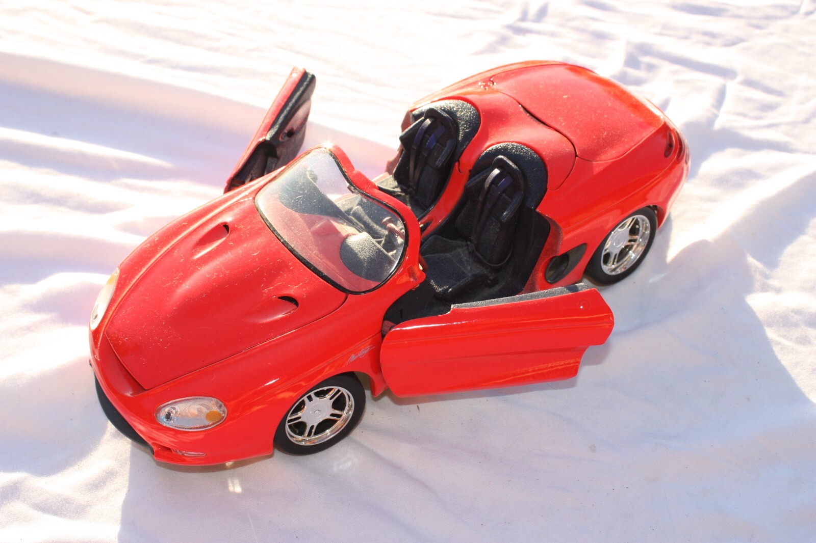 Maisto MUSTANG MACH III 1/18 Die Cast Model Car – Excellent!