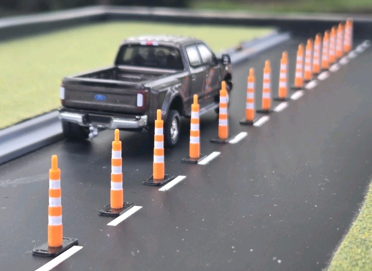 3D 1/64 Scale Traffic Delineator Lane Dividers *15 Pack*