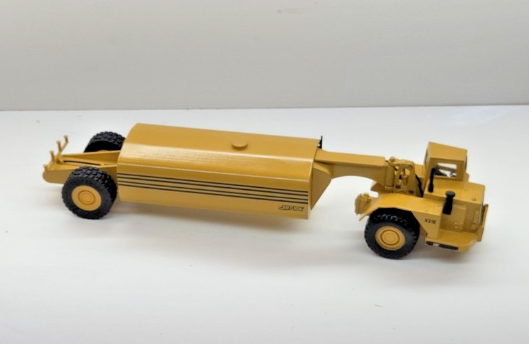 Cat 631E Prime Mover with Custom Water‑Hauler – 1/50 Scale Construction Model