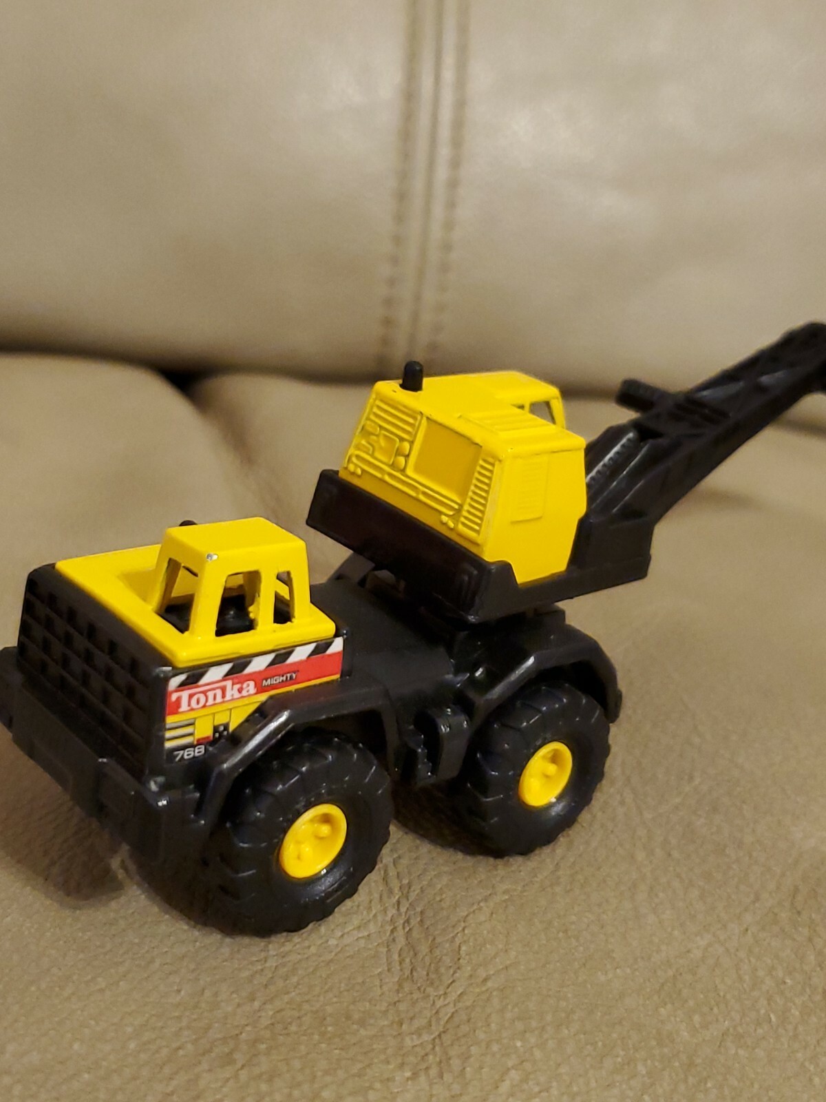 TONKA 768 RARE FORK DIGGER CONSTRUCTION TRUCK TOY 1999 VEHICLE 3″