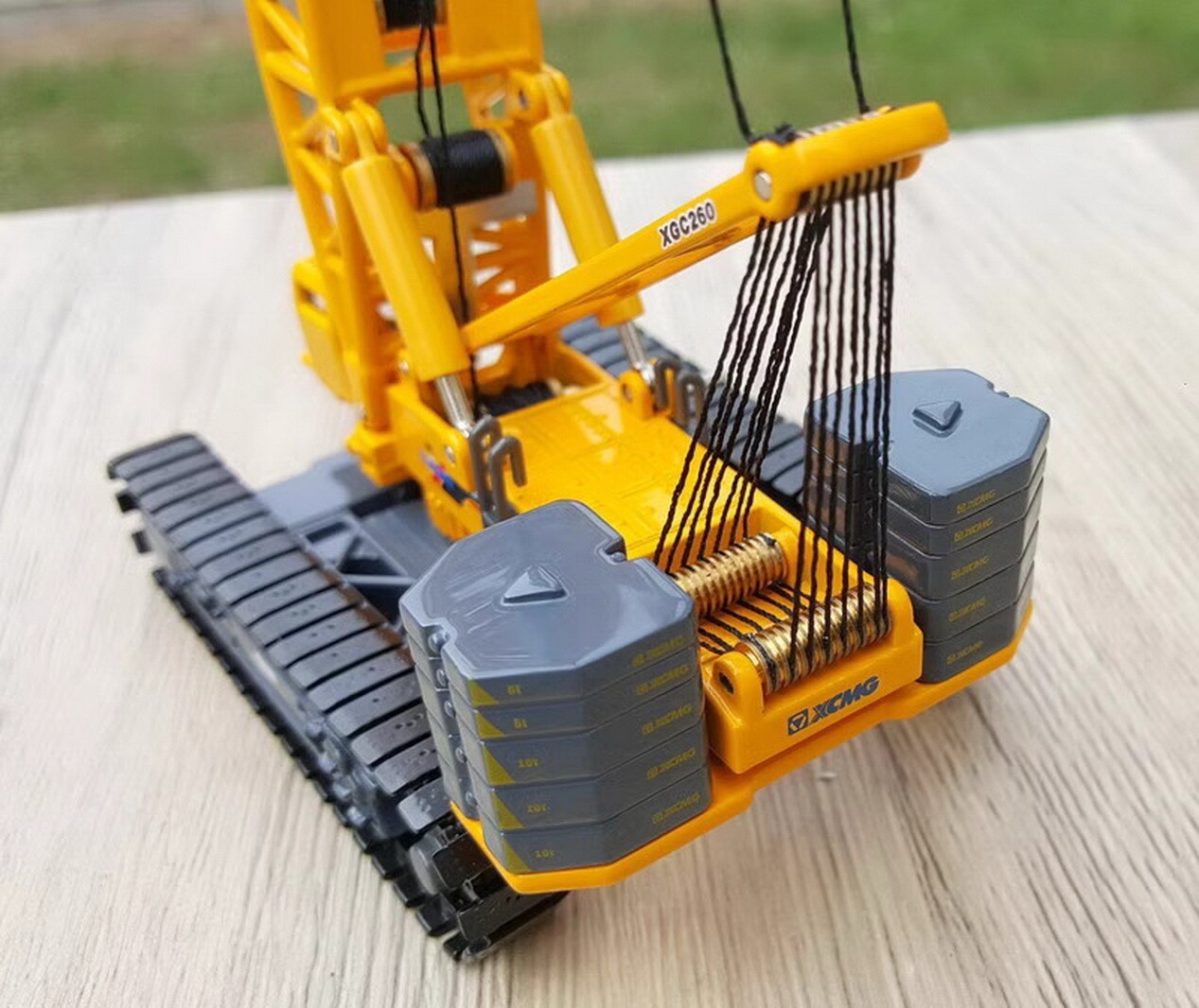 1/120 Scale XCMG XGC260 Crawler Crane Diecast Model Toy Collection Gift