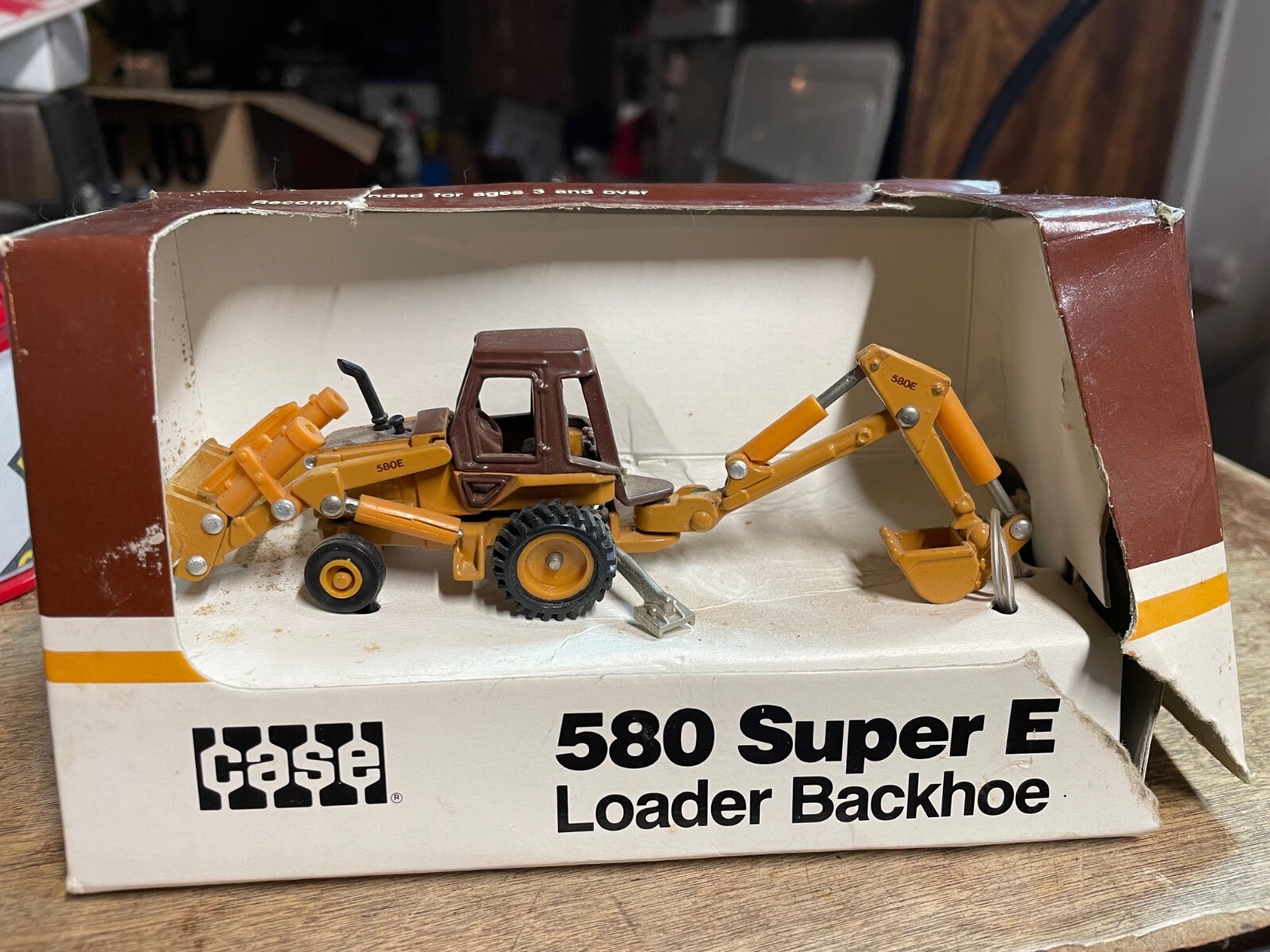 ERTL 1/64th Case 580 Super E Loader Backhoe 1991 NIB Diecast toy