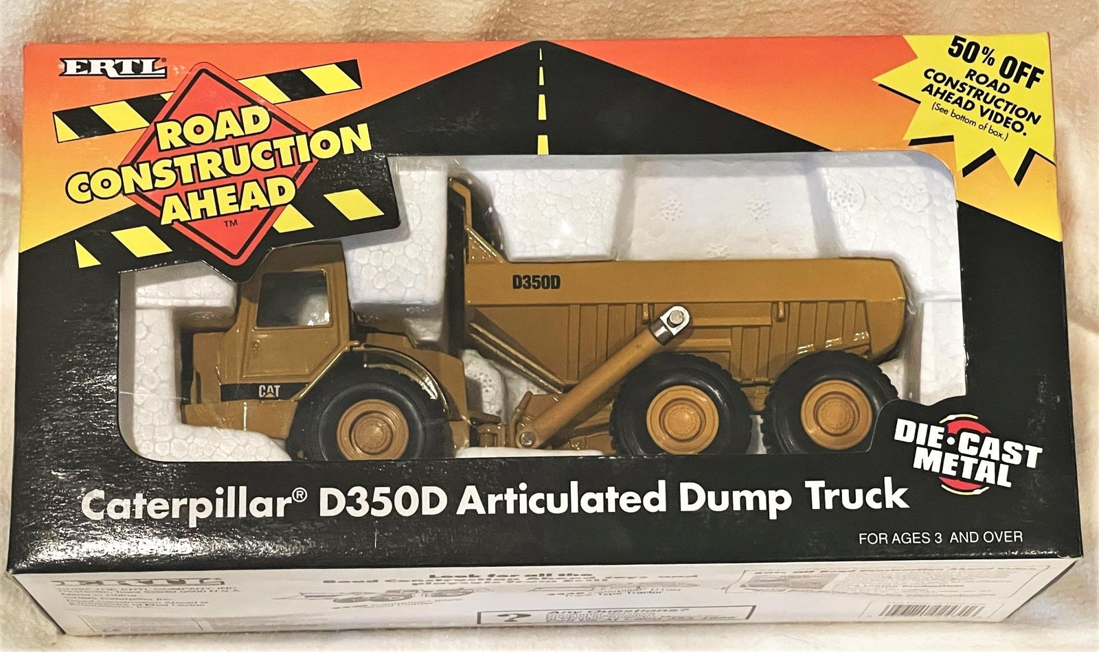 ERTL Caterpillar D350D Articulated Dump Truck Model 2431 1:50 Scale NIP