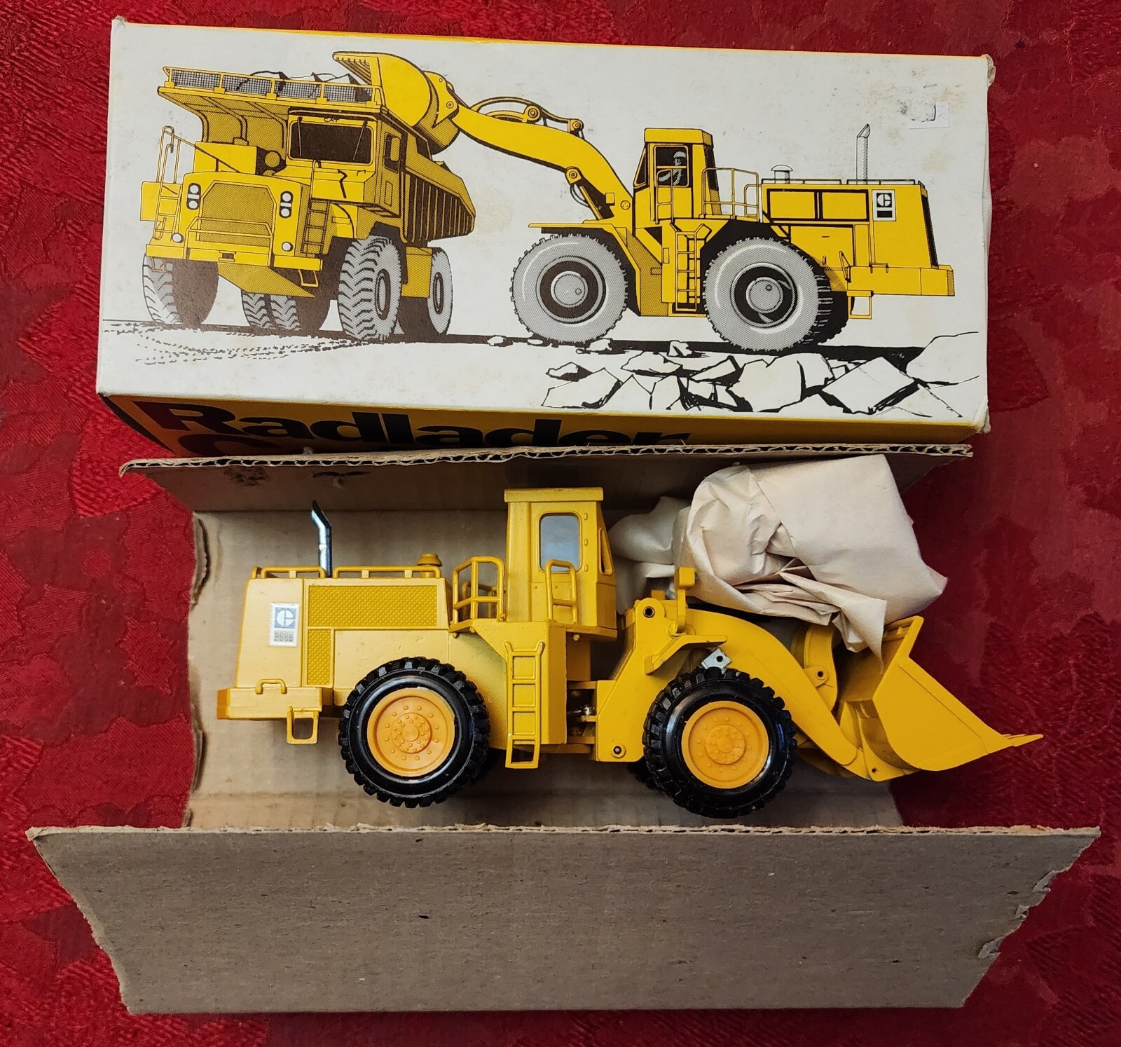 Vintage NZG 1:50 Scale Caterpillar 988B Wheel Loader Diecast Radlader New