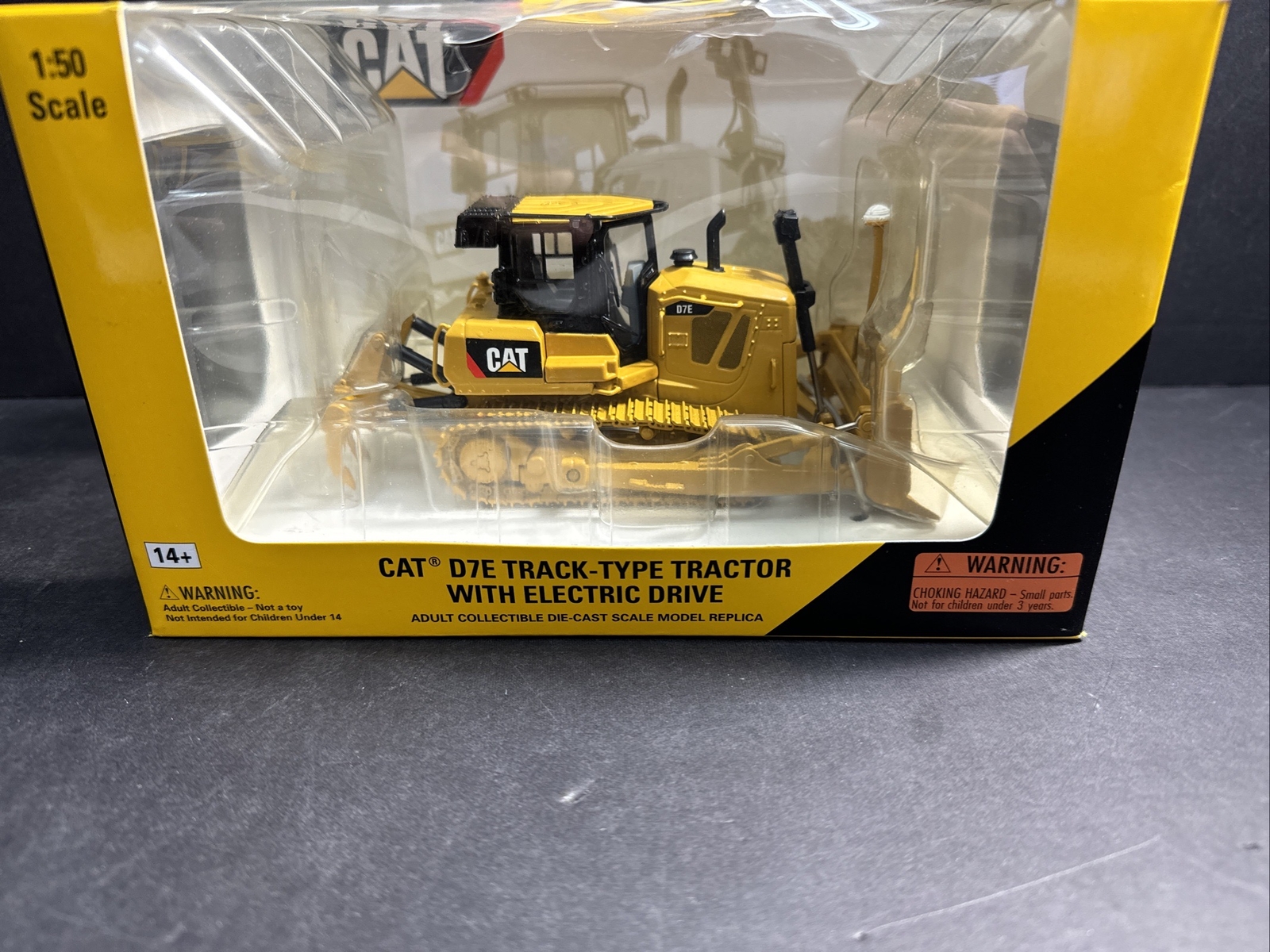 NORSCOT 1:50 SCALE CATERPILLAR CAT D7E TRACK-TYPE TRACTOR DIE-CAST MODEL 55224