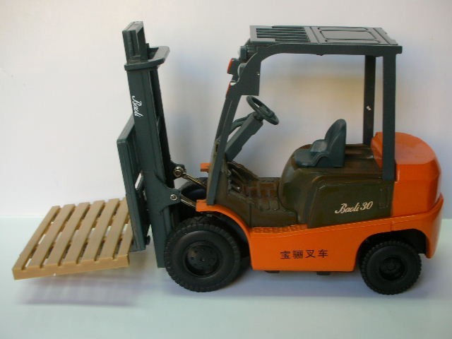 China Baoli 30 forklift truck is a 1/20 scale die-cast model