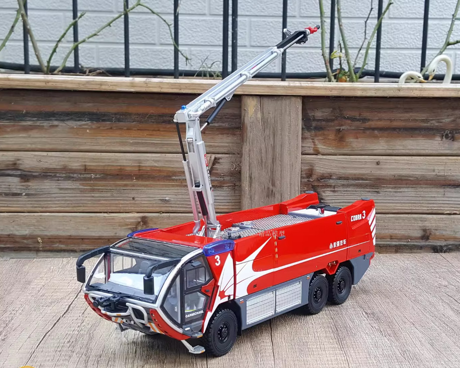 1:43 YongQiang COBRA3 Airport Foam Fire Truck Rescue Engine Diecast Model