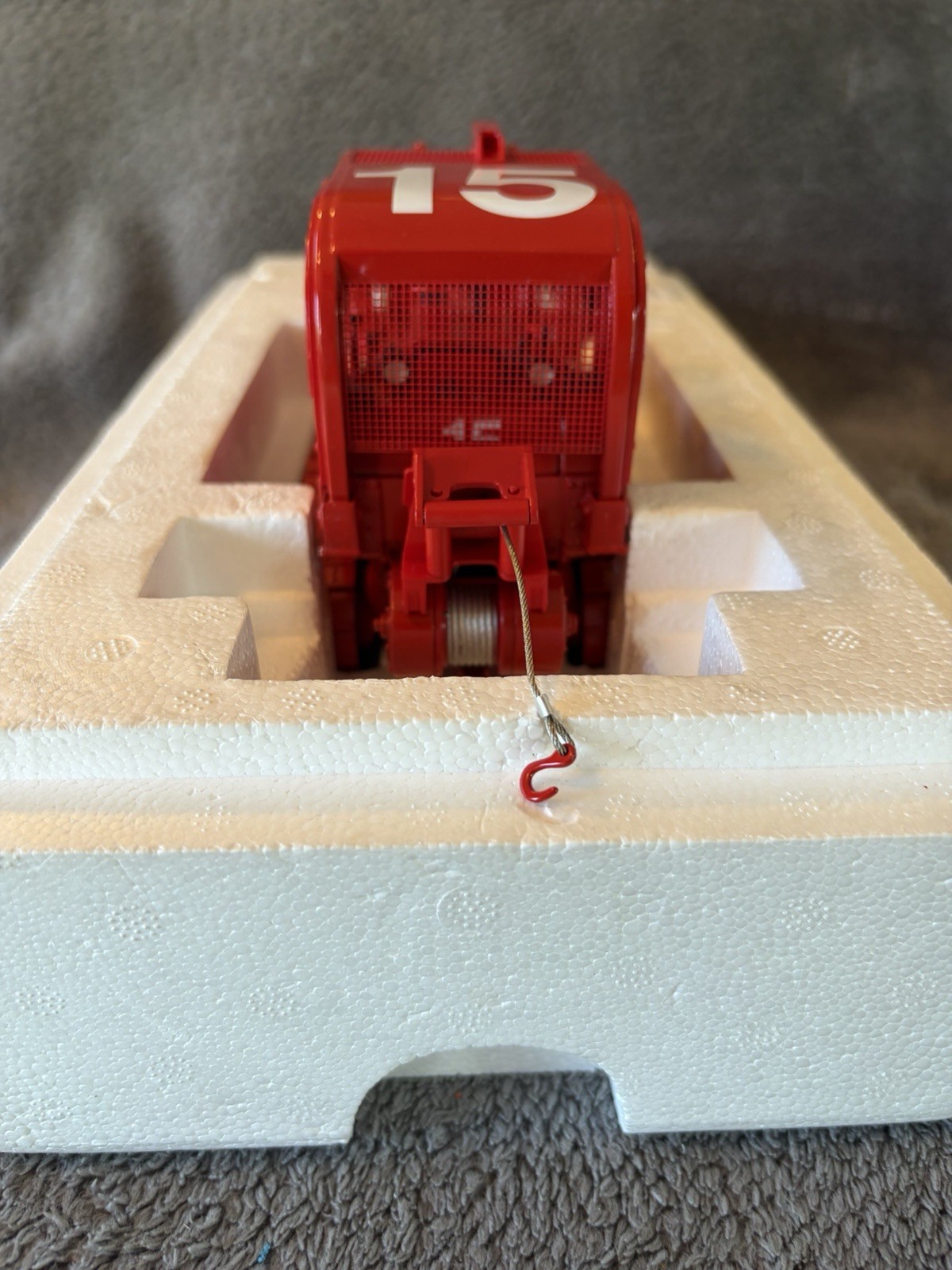 1/25 International Harvester 175 Crawler With Bucket, Red Fire Department #15