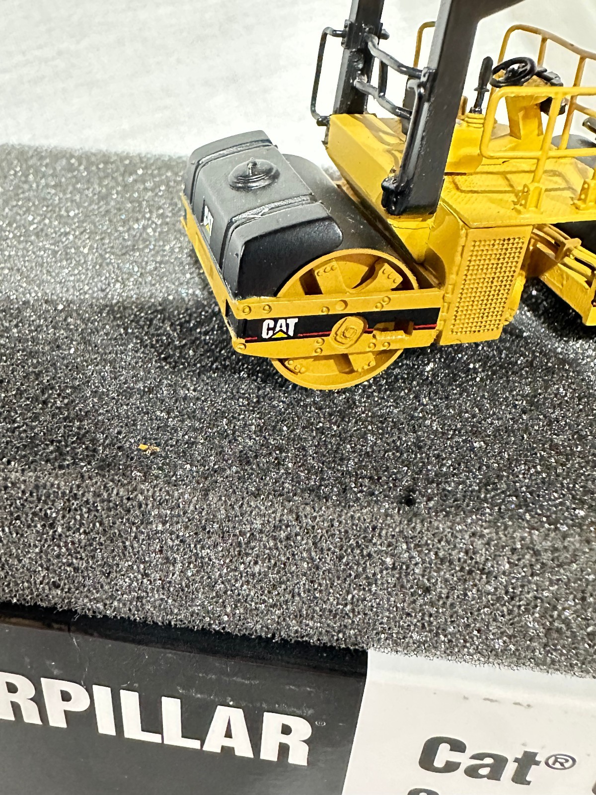 Caterpillar Brass CB-634C Compactor By CCM 1/87th Scale