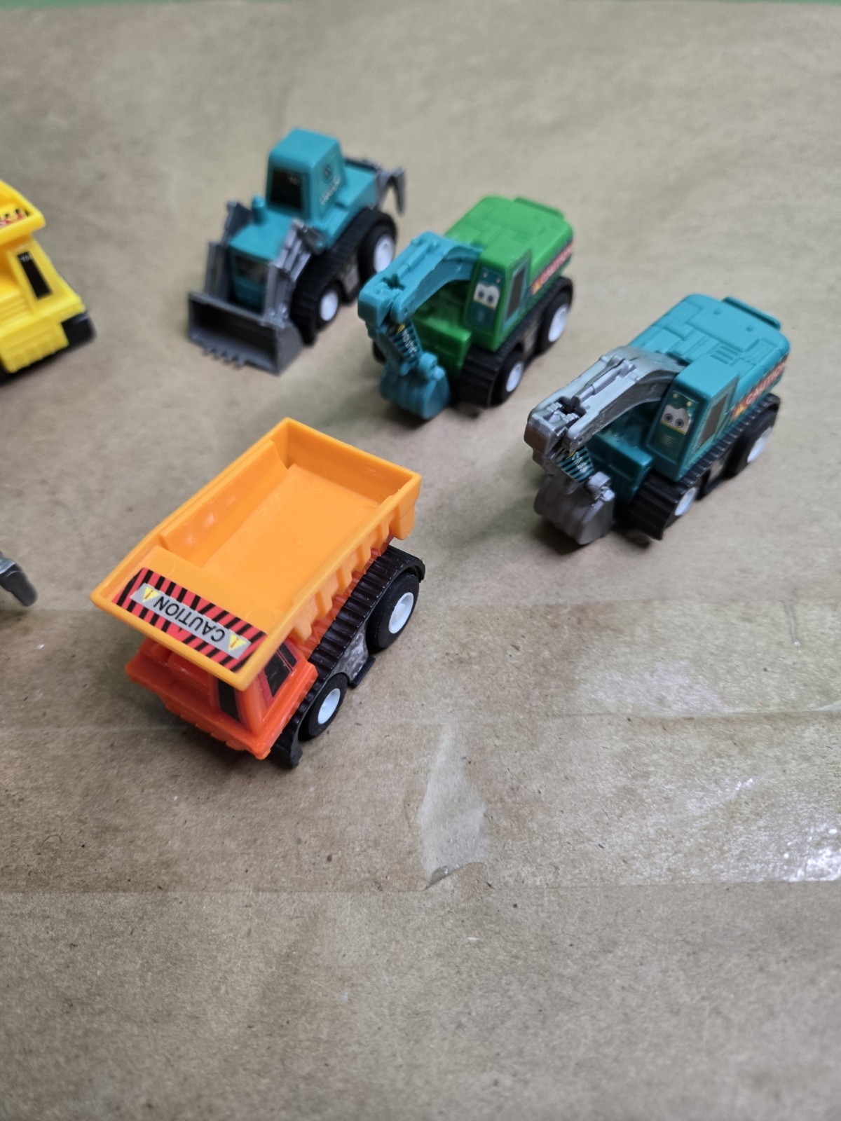 2″ Pull Back Construction Vehicles Bulldozer Dump Truck Plastic Toy Set of 8