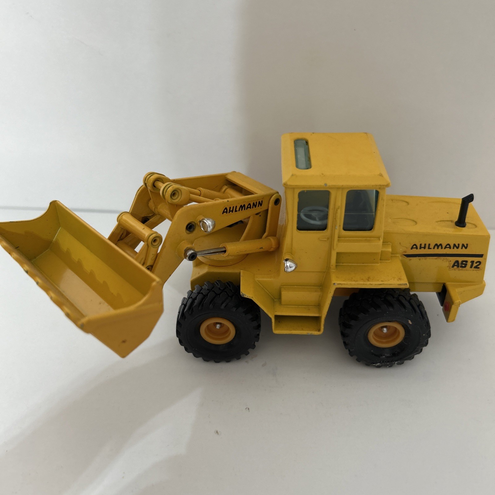 Vintage Gama 9440 Original Ahlmann SCHYENK LADER AS12 Loader In 1:44 Scale bx10