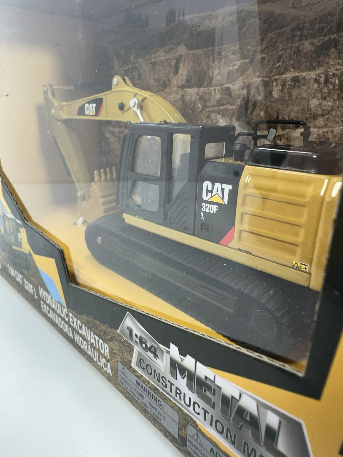 Diecast Masters 1/64 Scale CAT 320F L”HYDRAULIC EXCAVATOR”Metal Construction