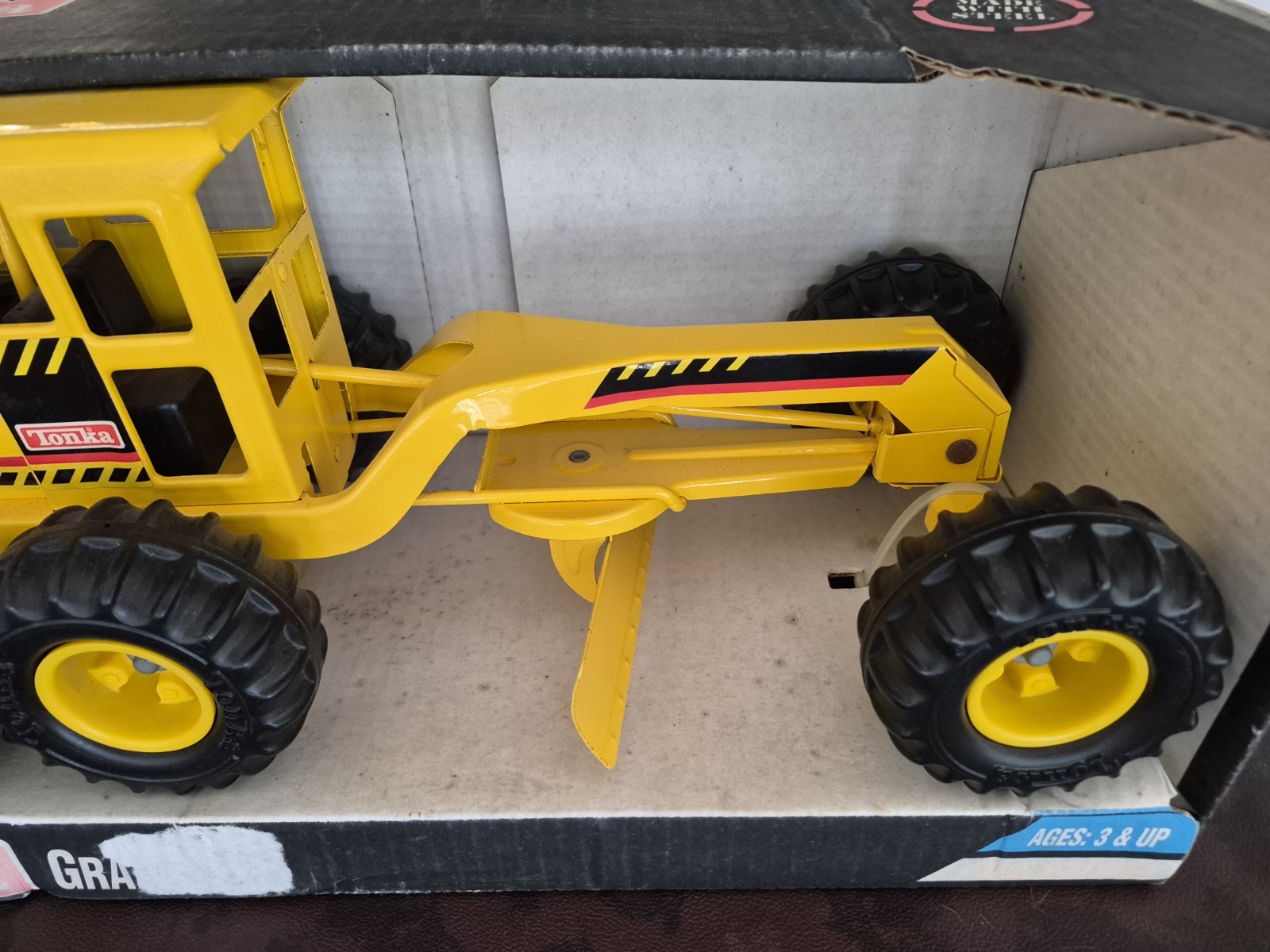 Tonka Yellow Metal Pressed Steel Road Grader Tractor 18” Construction Vehicle
