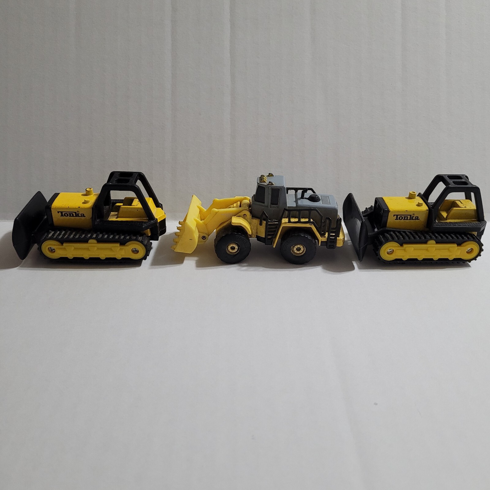 TONKA Construction Bulldozers & Front End Loader (Lot of 3) 1:64 Scale Diecast