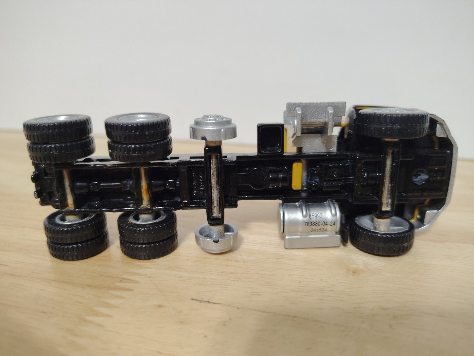 Cat 85992 Caterpillar Day Cab Truck 6×4 Construction 1:64 Diecast